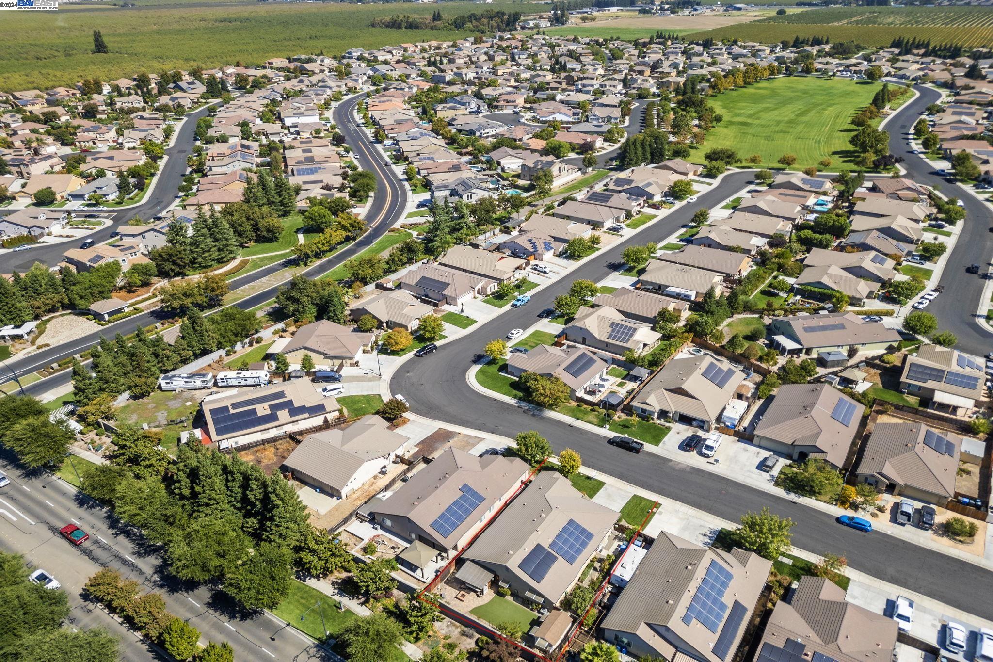 2339 Maple Hollow Ln