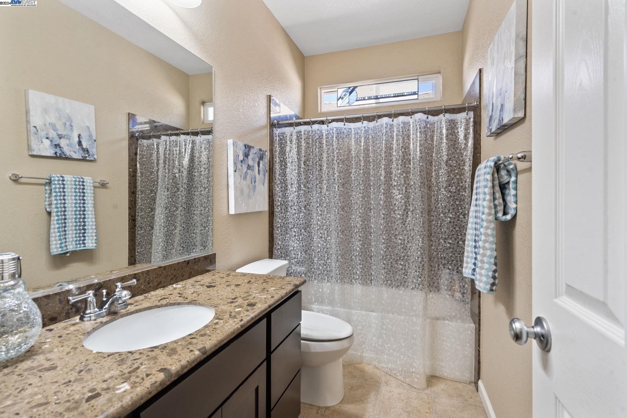 2339 Maple Hollow Ln