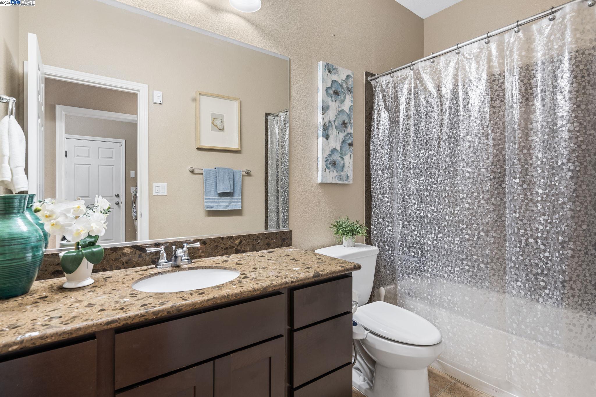 2339 Maple Hollow Ln