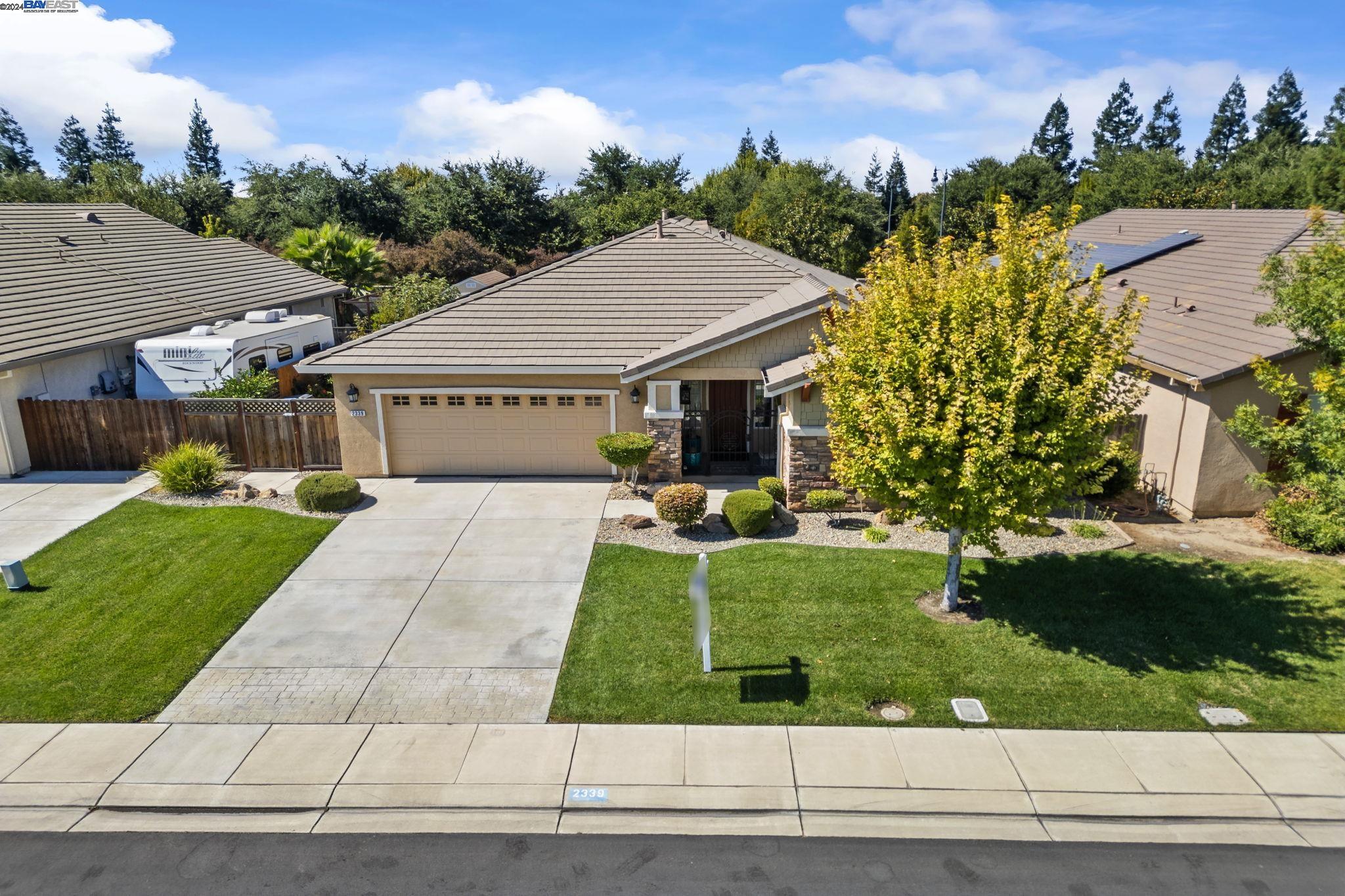 2339 Maple Hollow Ln