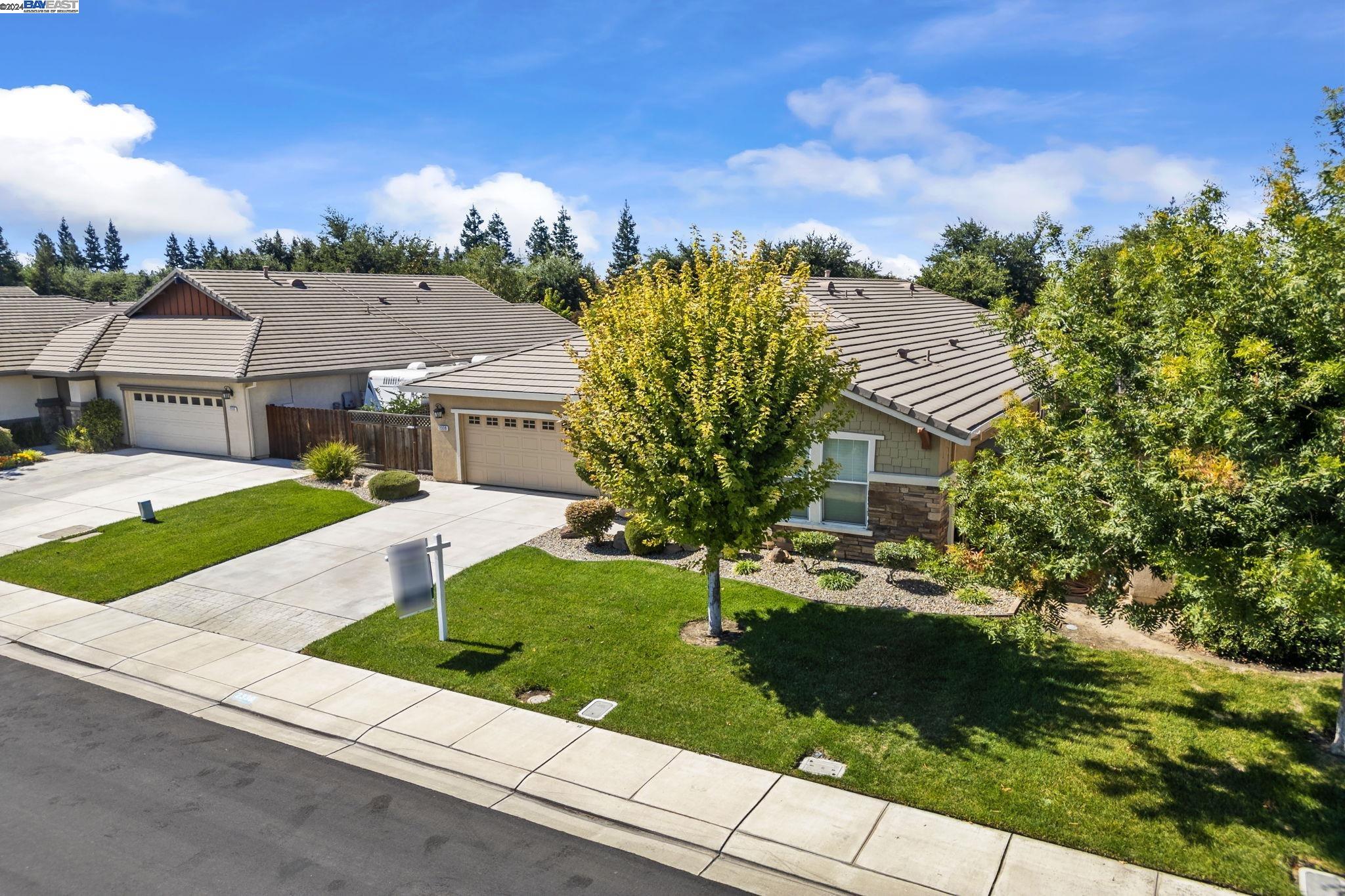 2339 Maple Hollow Ln