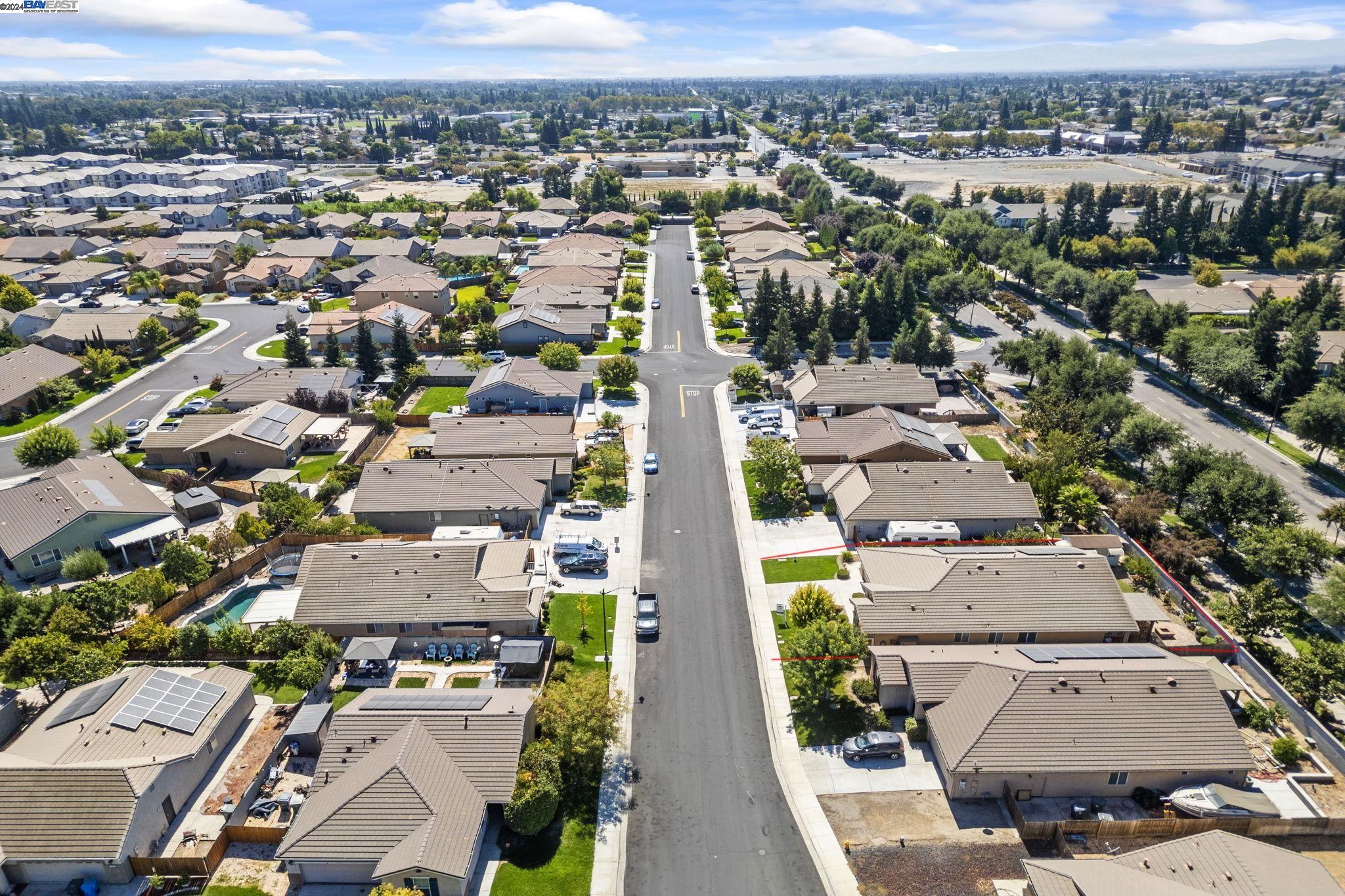 2339 Maple Hollow Ln