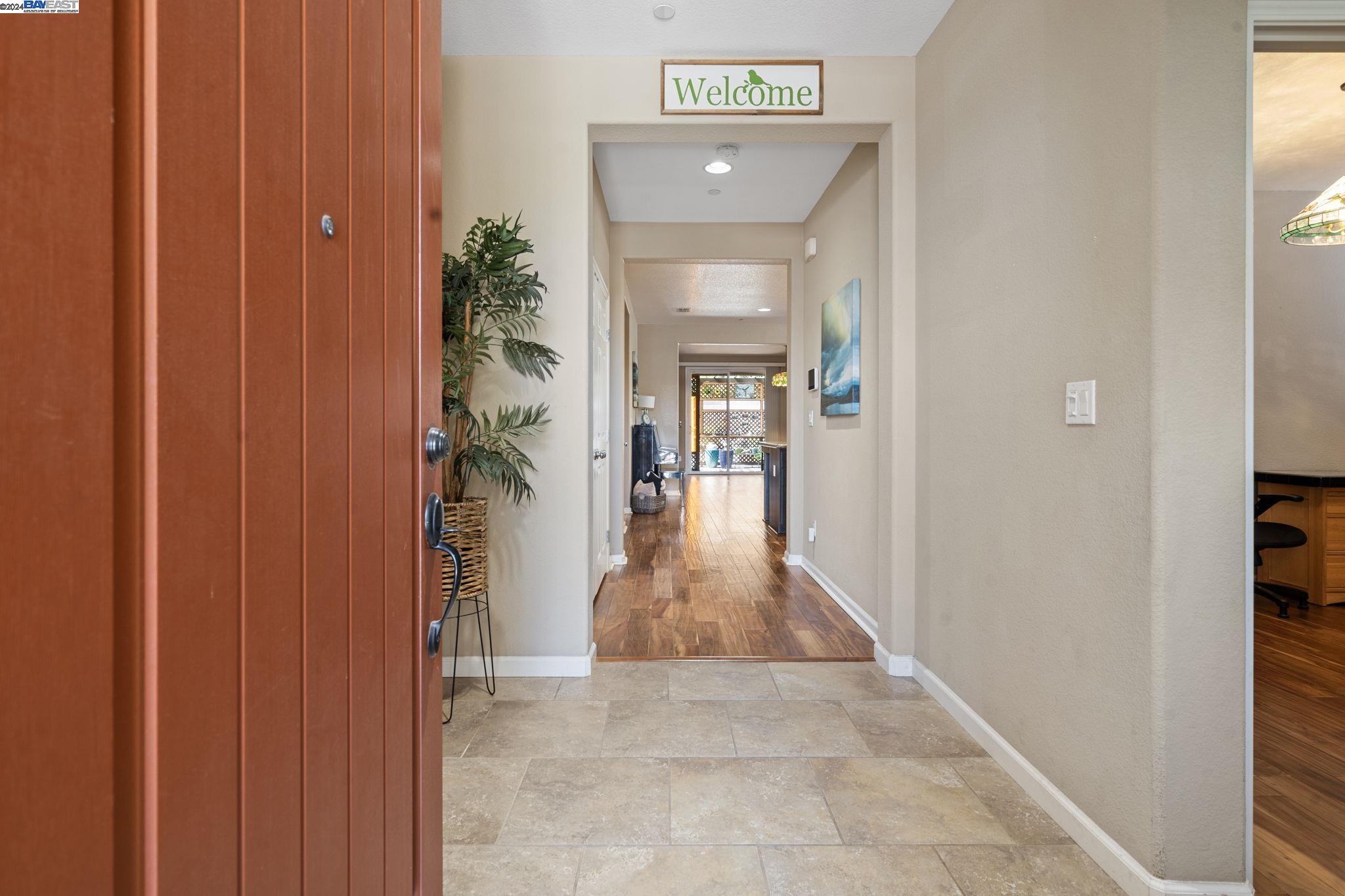 2339 Maple Hollow Ln