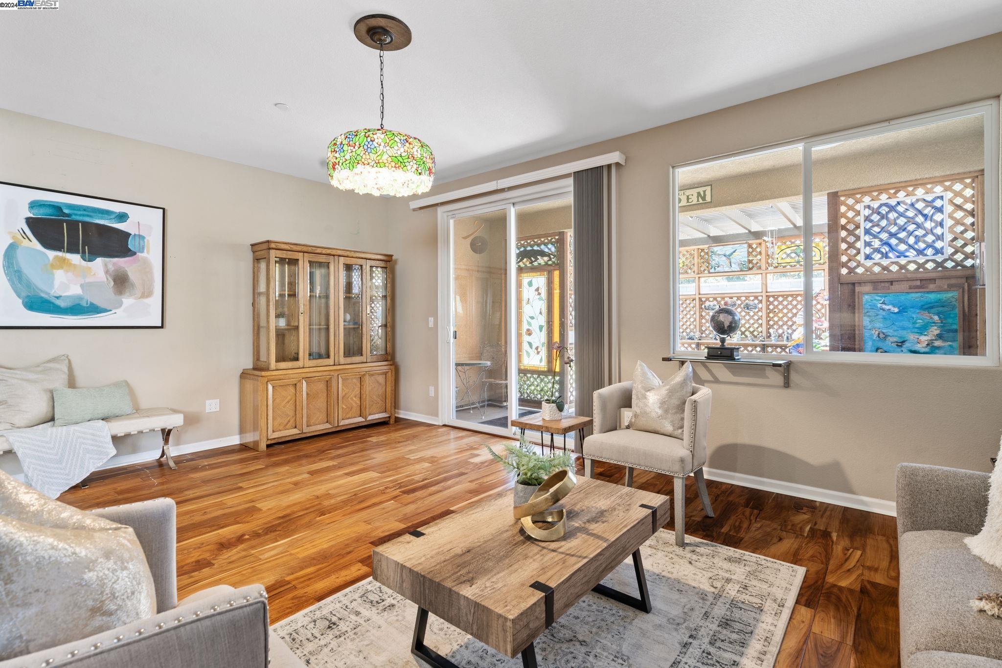 2339 Maple Hollow Ln