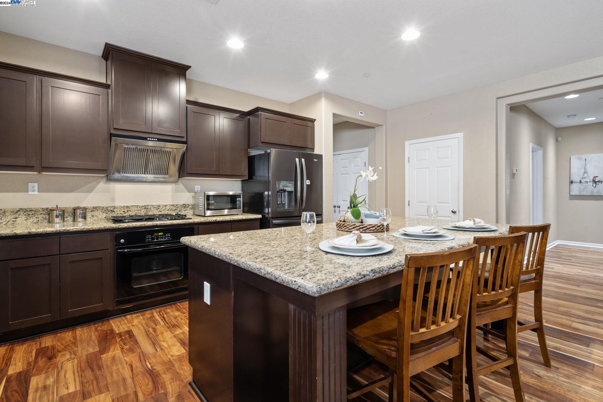 2339 Maple Hollow Ln