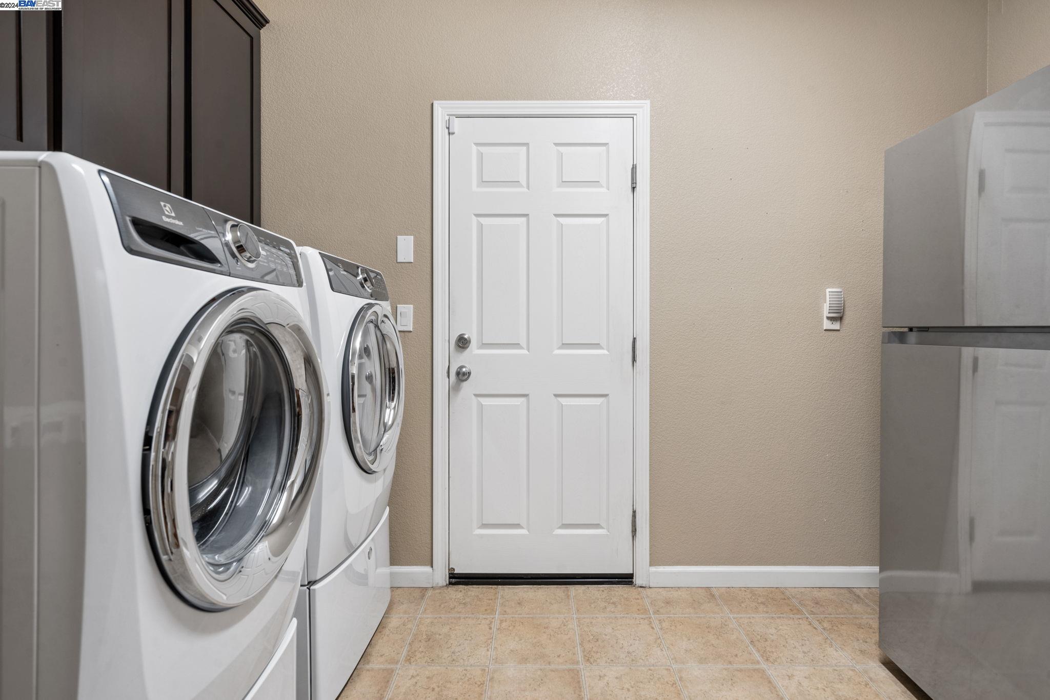 2339 Maple Hollow Ln