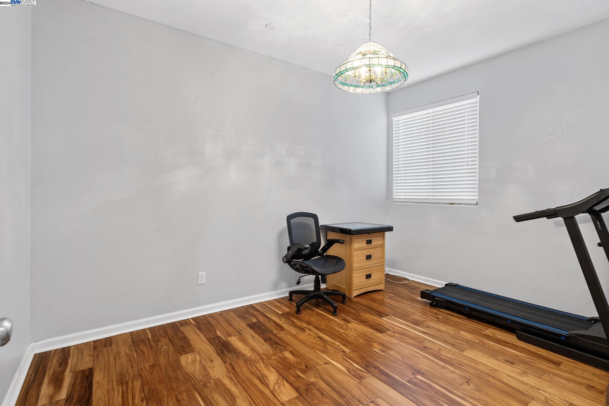 2339 Maple Hollow Ln