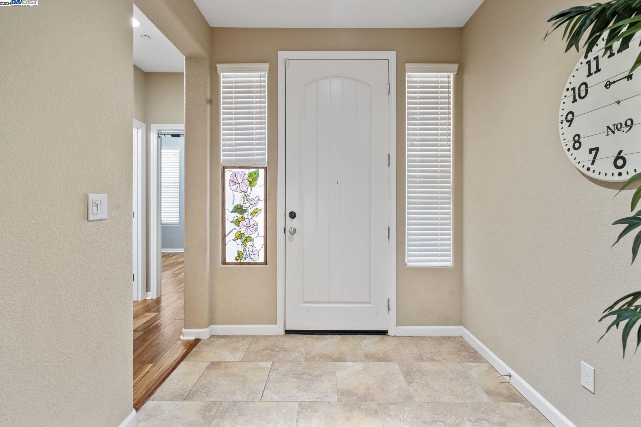 2339 Maple Hollow Ln