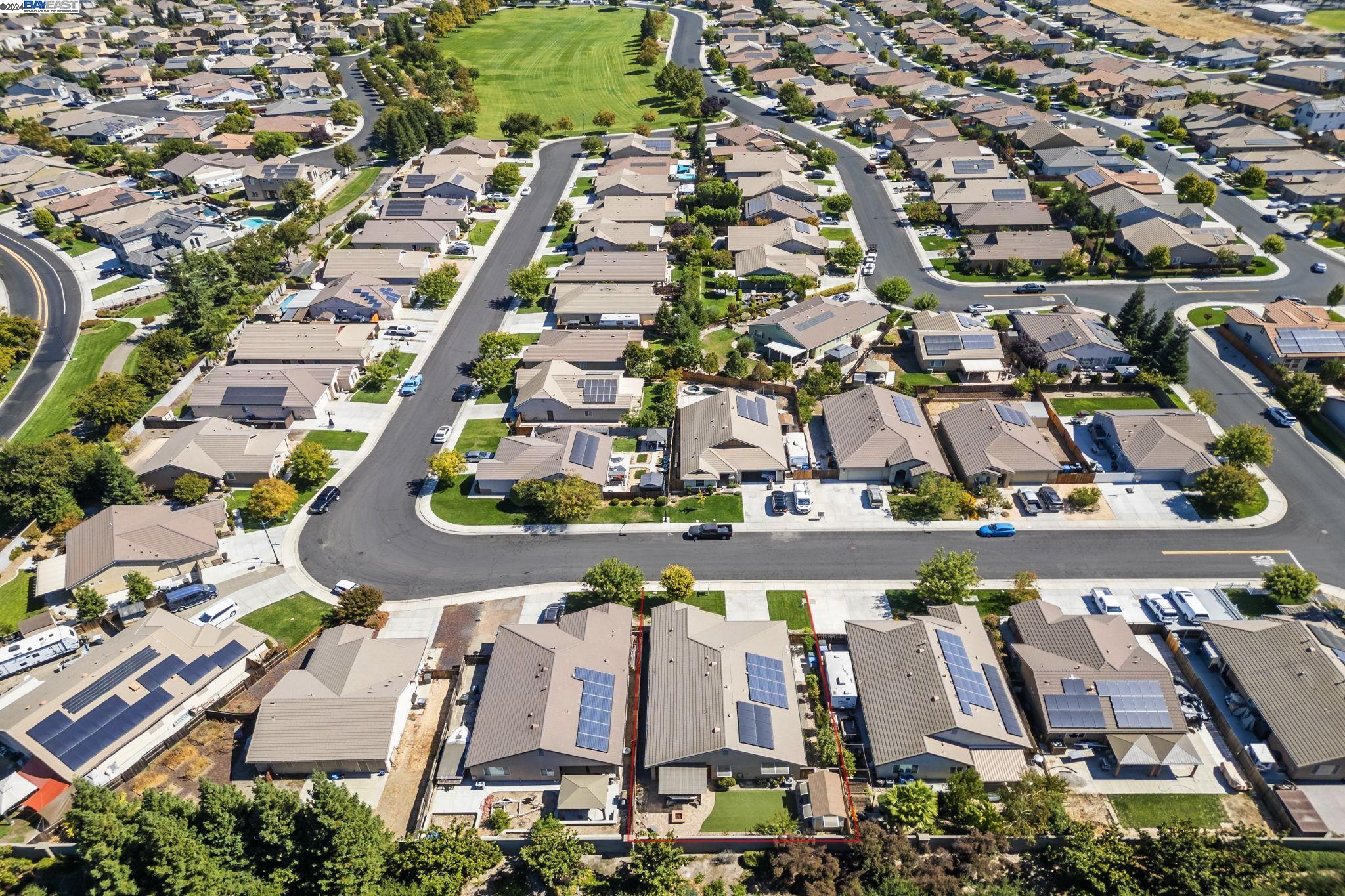 2339 Maple Hollow Ln