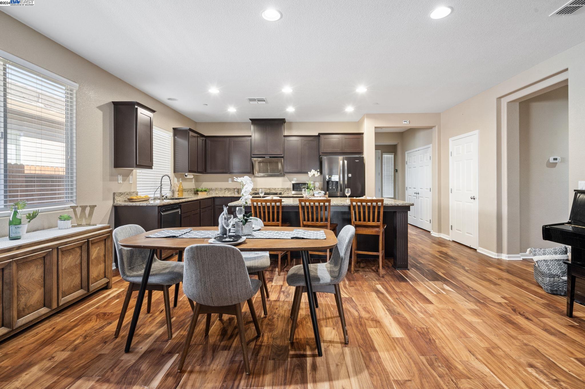 2339 Maple Hollow Ln