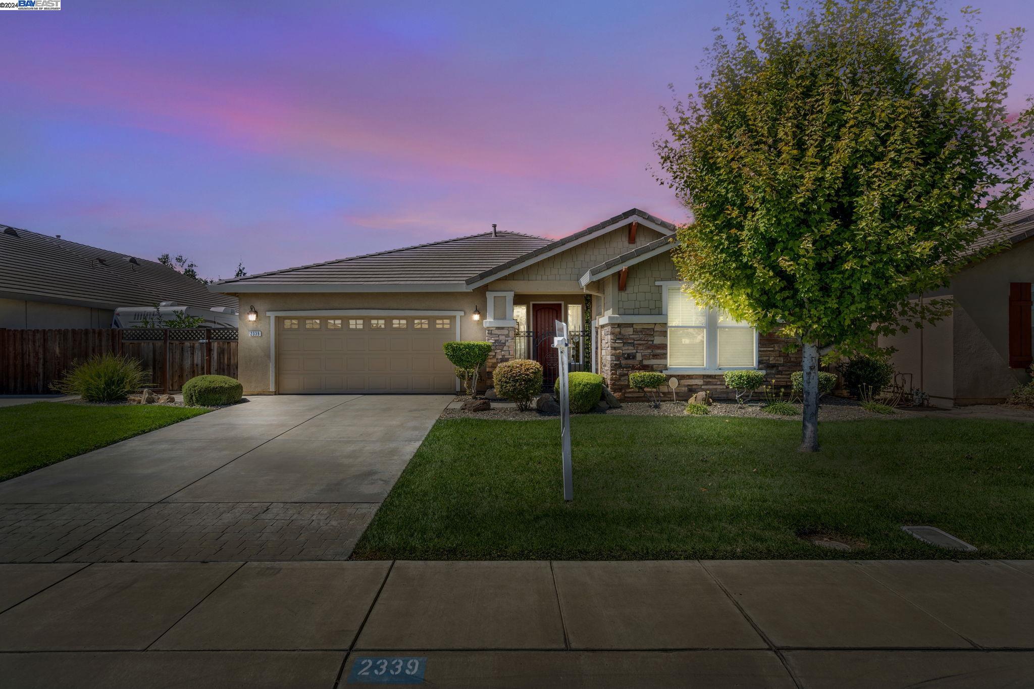 2339 Maple Hollow Ln