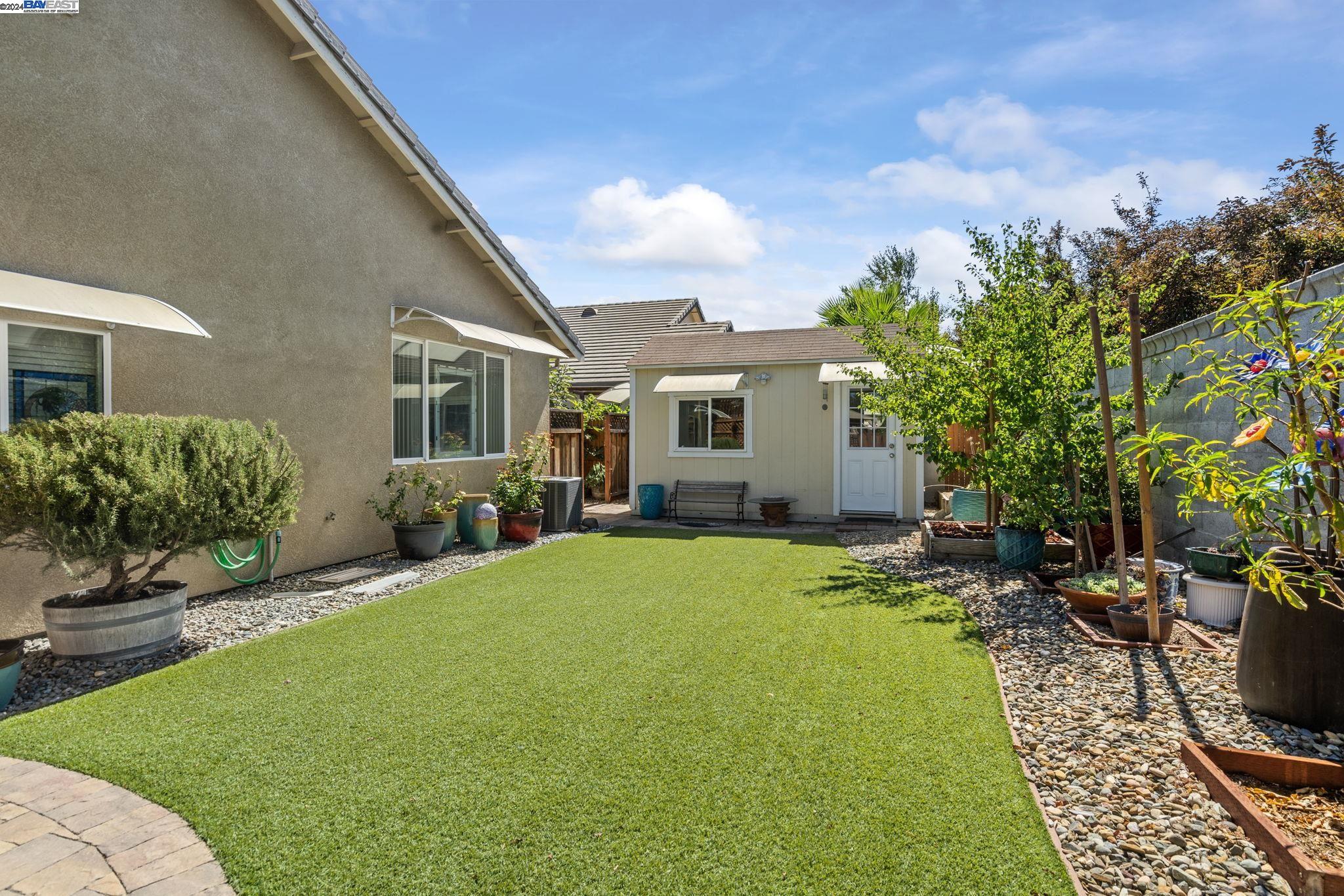 2339 Maple Hollow Ln