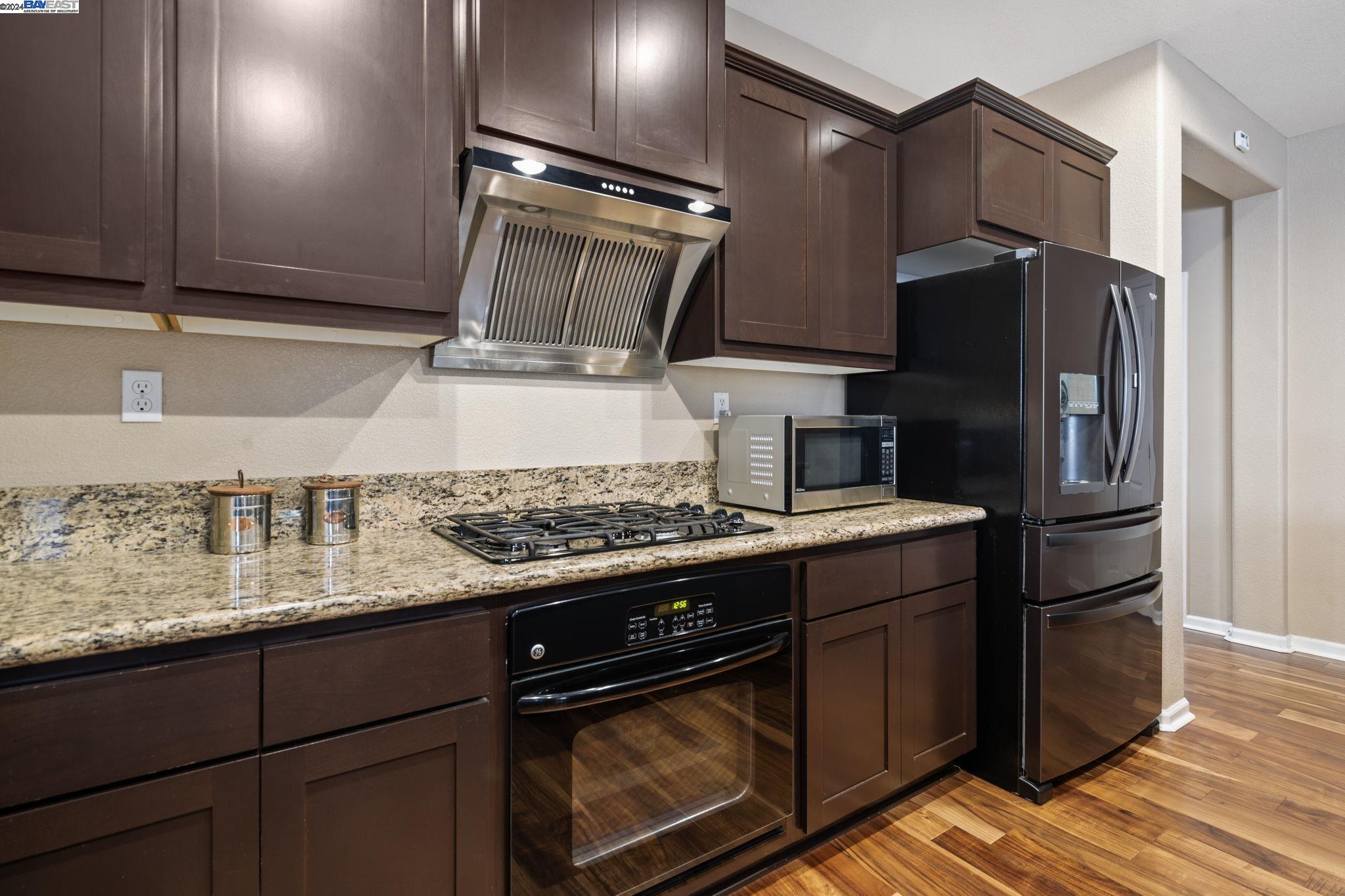 2339 Maple Hollow Ln