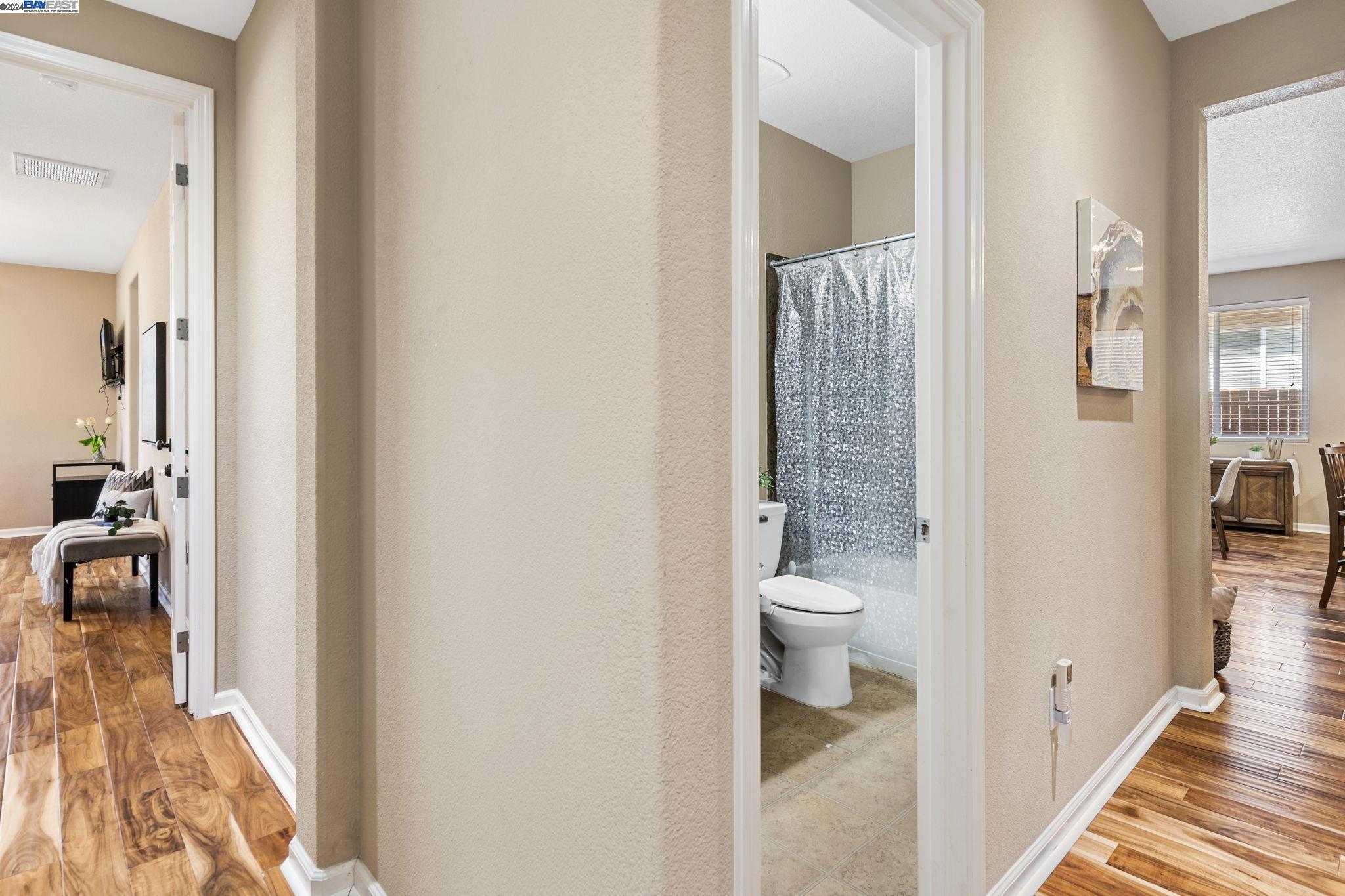 2339 Maple Hollow Ln