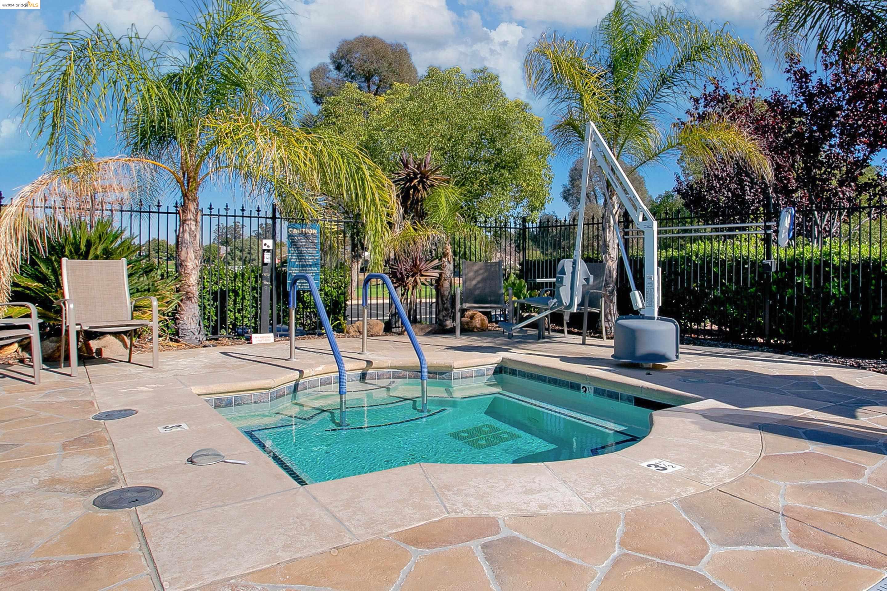 983 Centennial Dr