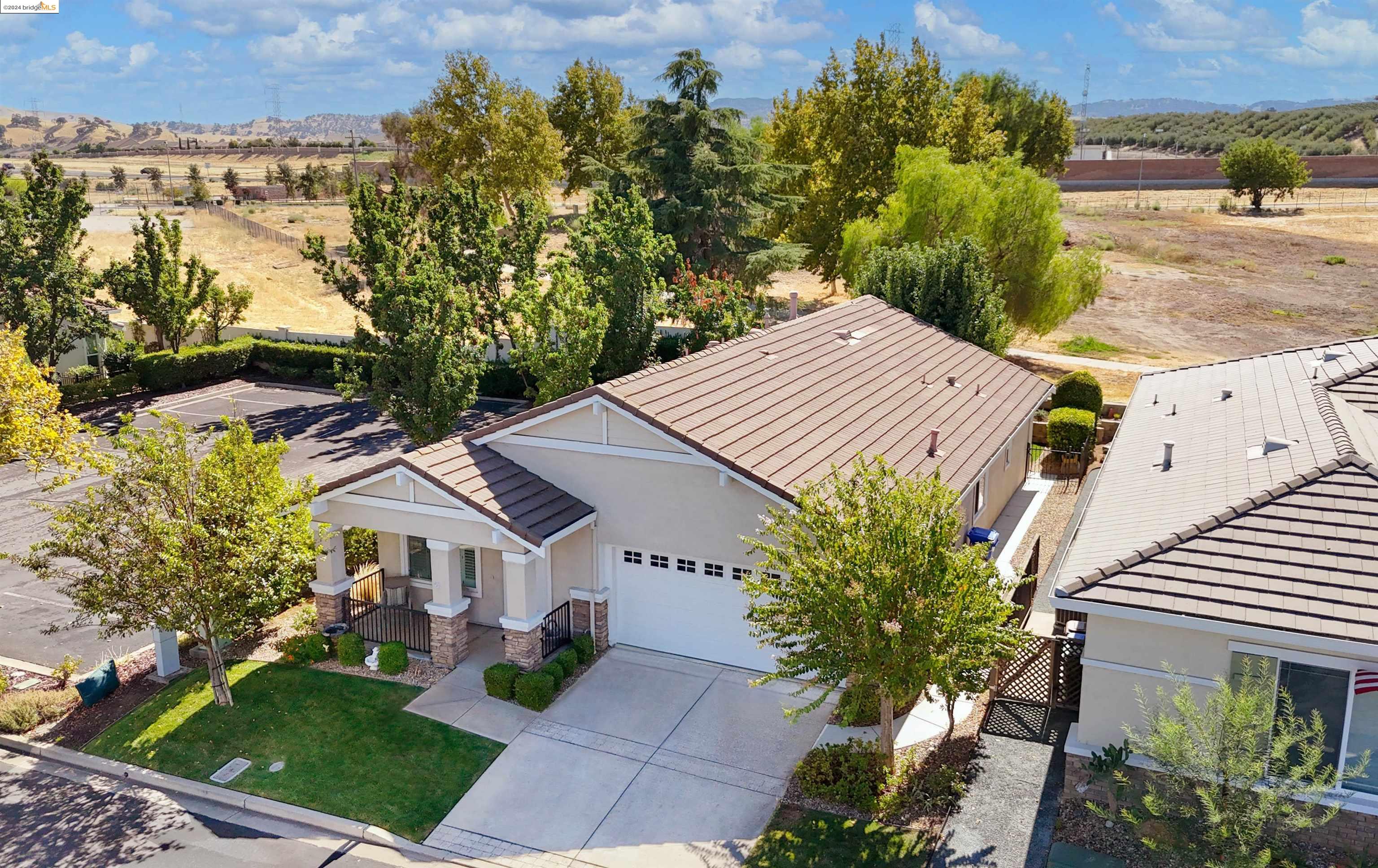 983 Centennial Dr