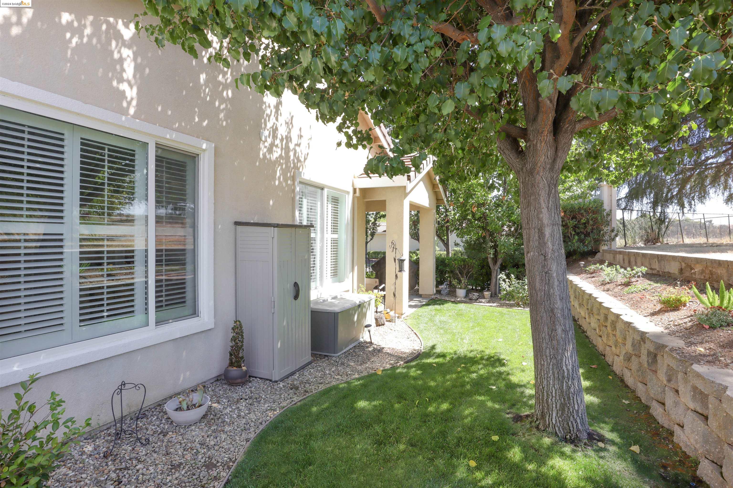 983 Centennial Dr