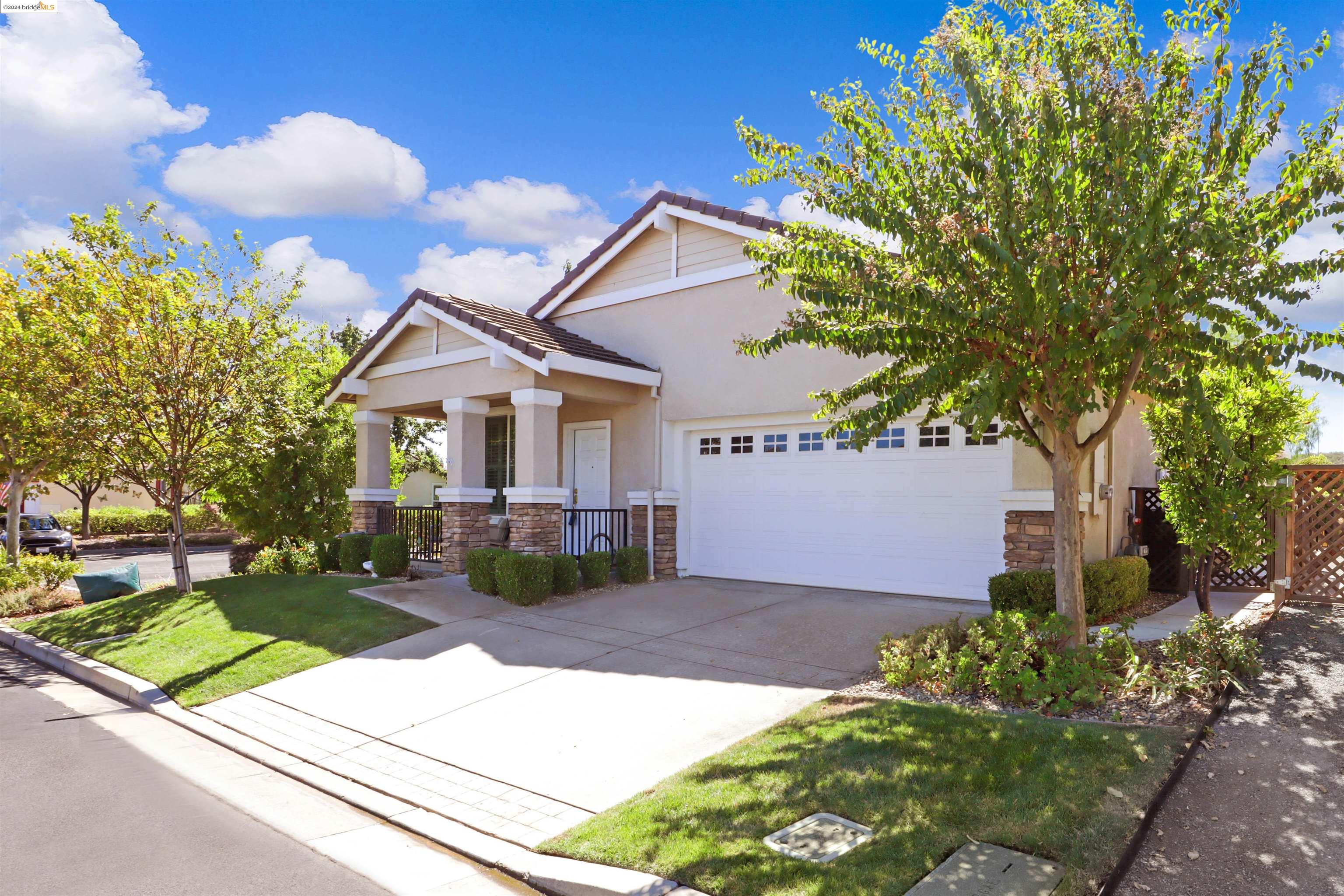 983 Centennial Dr