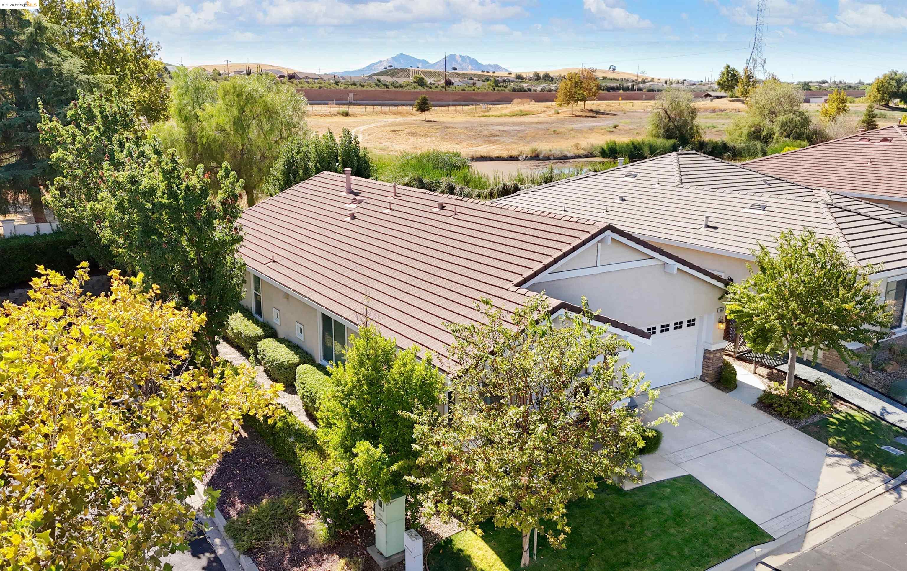 983 Centennial Dr