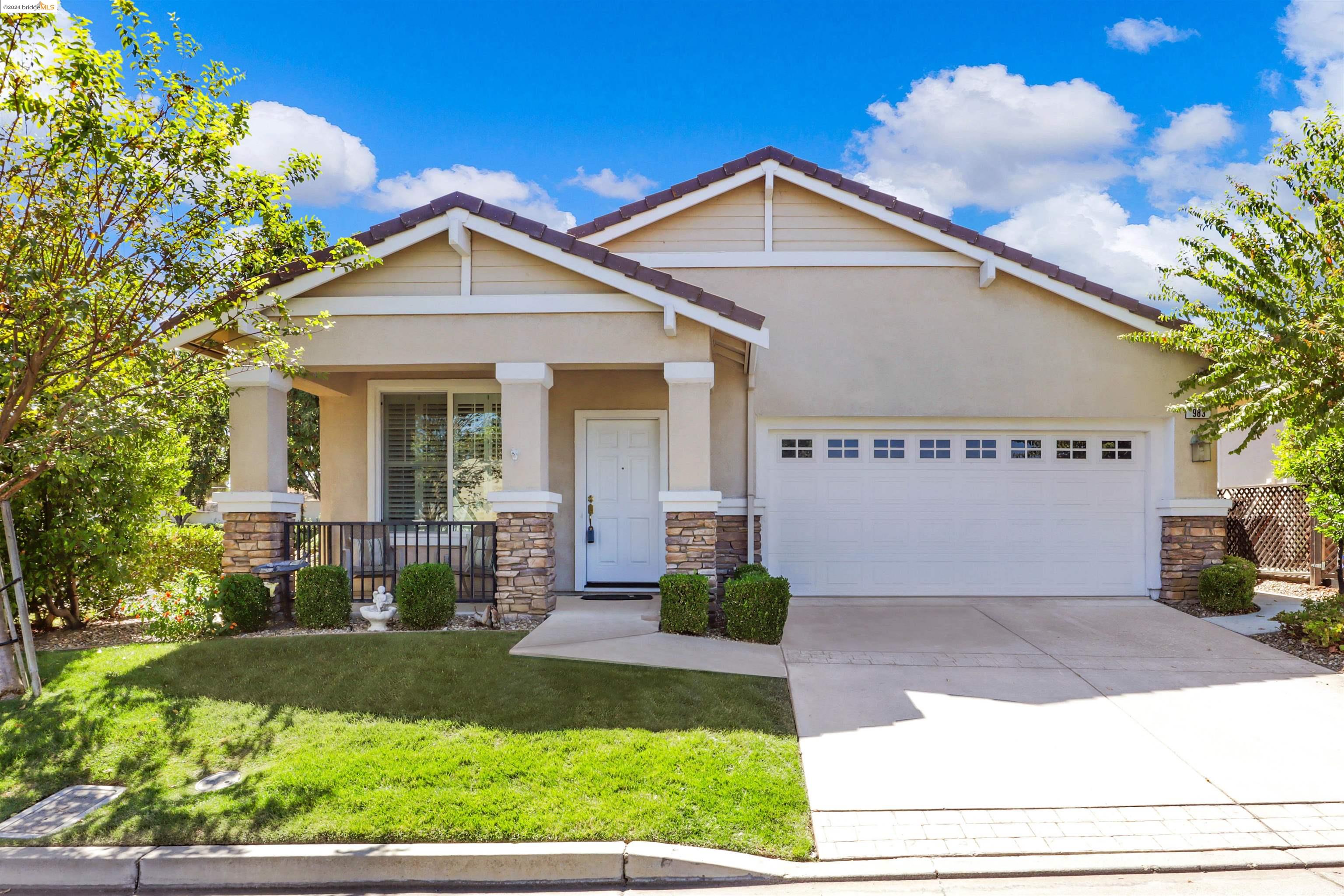 983 Centennial Dr