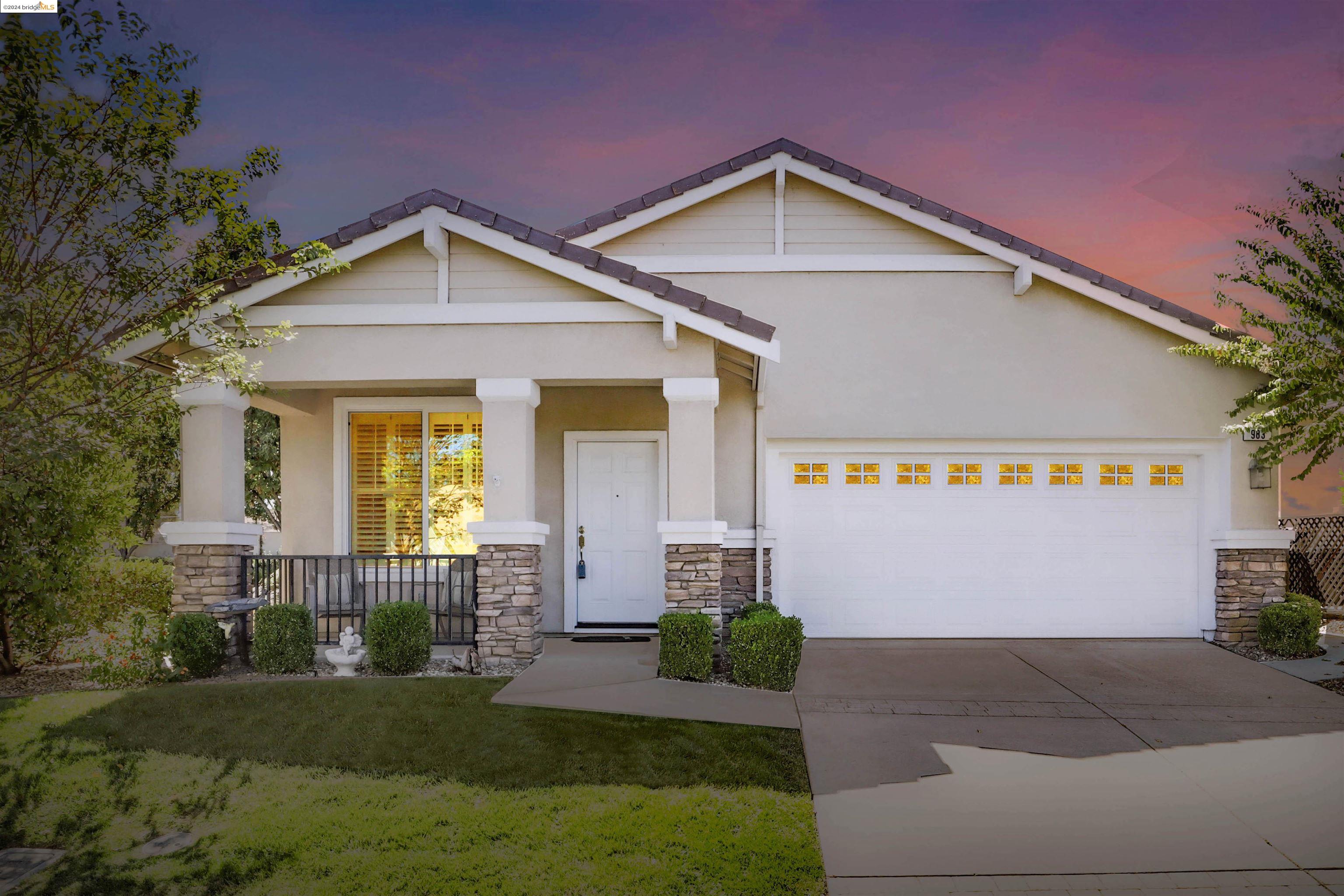 983 Centennial Dr
