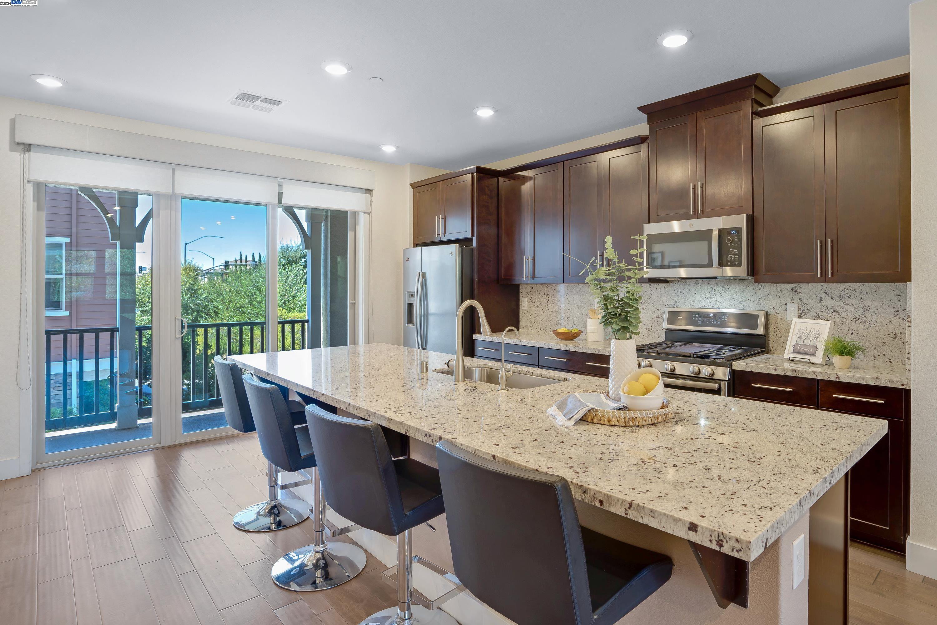 4259 Midlands Ct