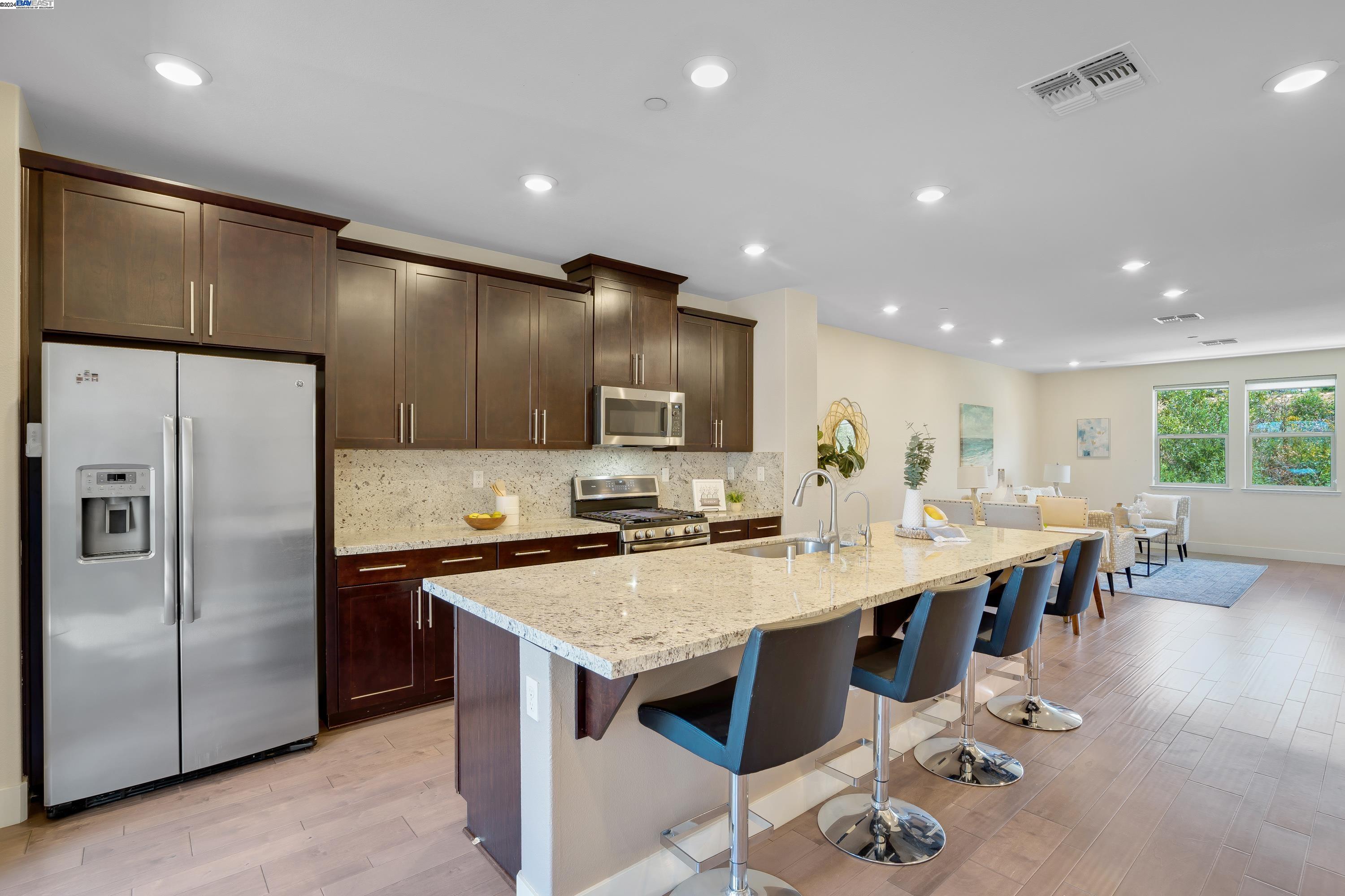 4259 Midlands Ct