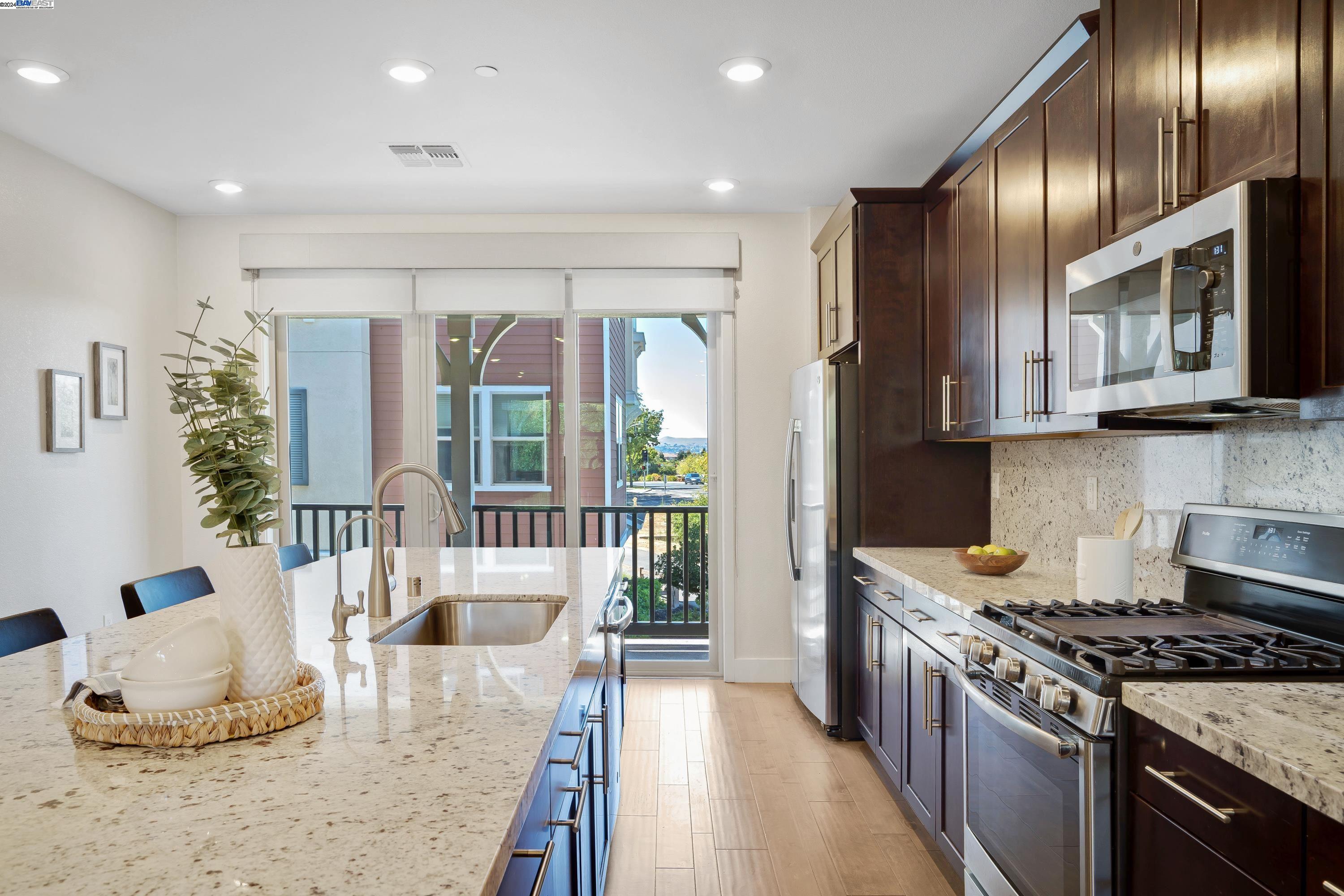 4259 Midlands Ct