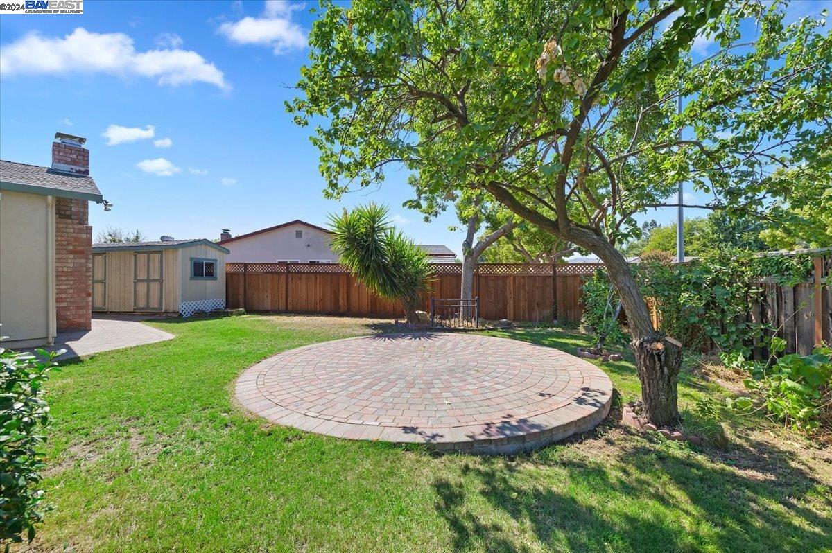 33 Agate Court