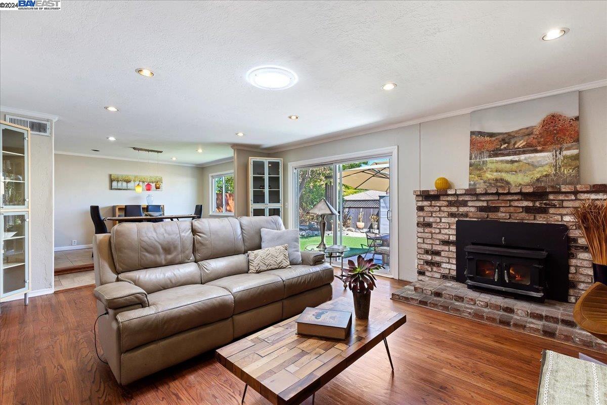 8887 Davona Dr