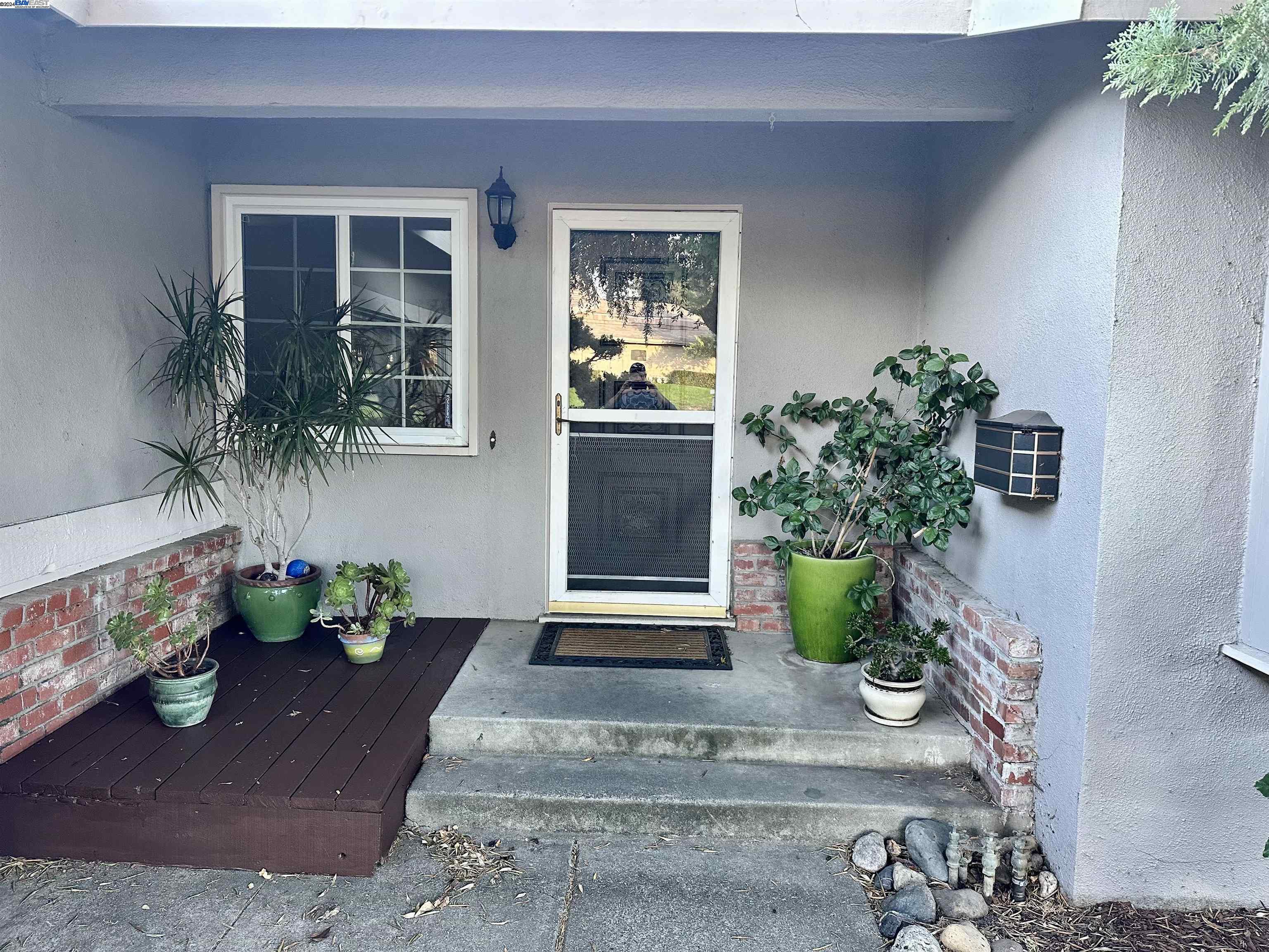 8887 Davona Dr