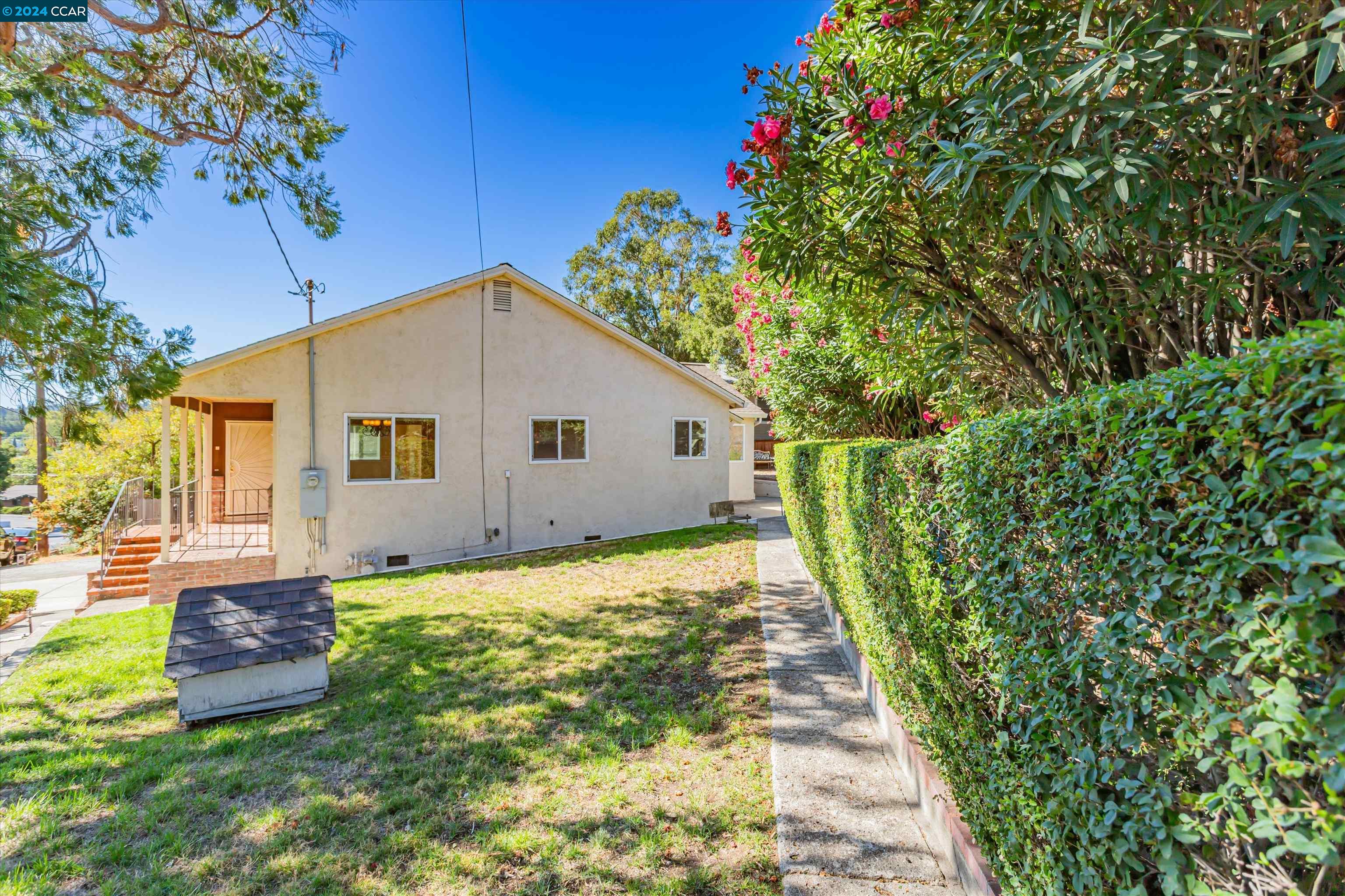 2300 Monterey Ave