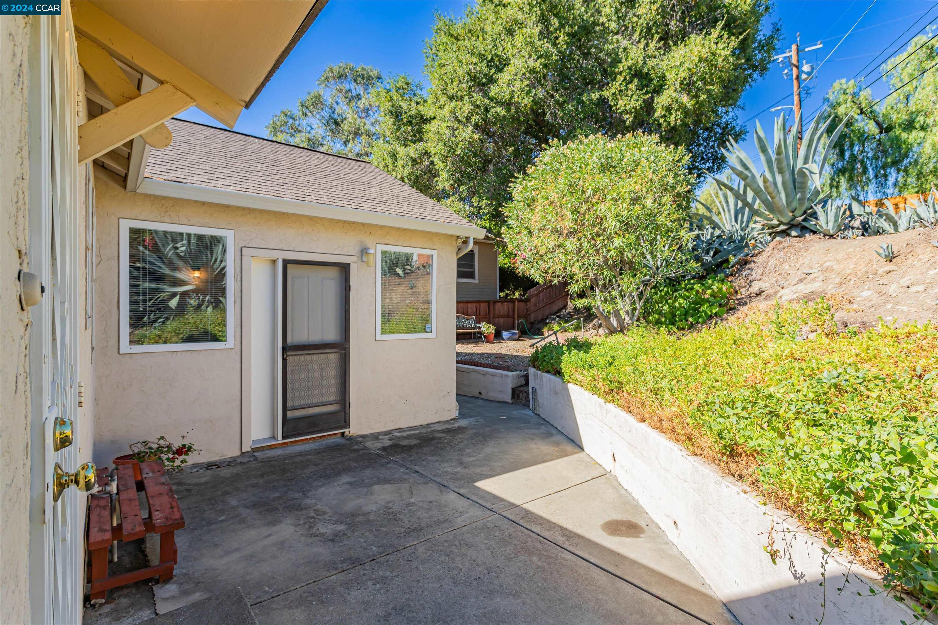 2300 Monterey Ave