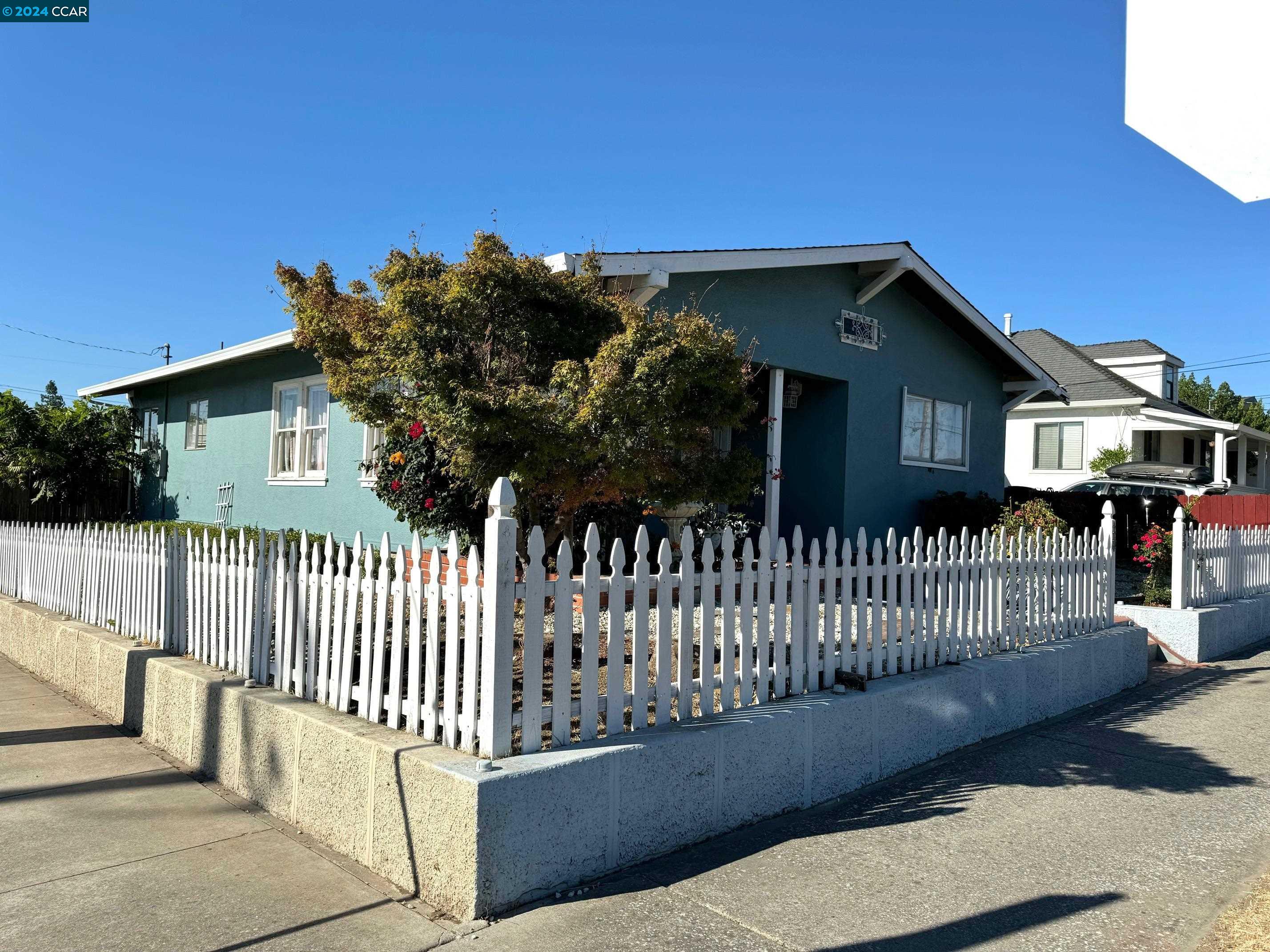 3 W 7Th St