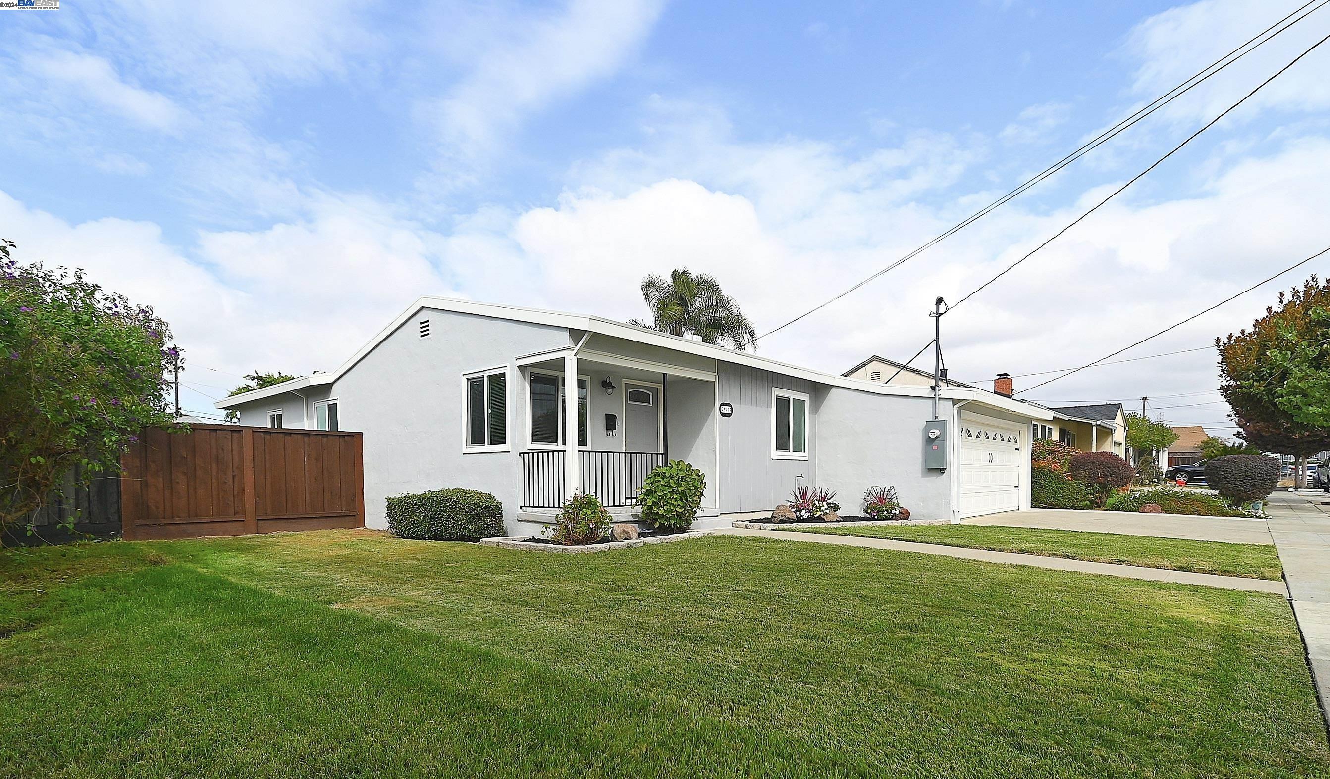25993 Underwood Ave