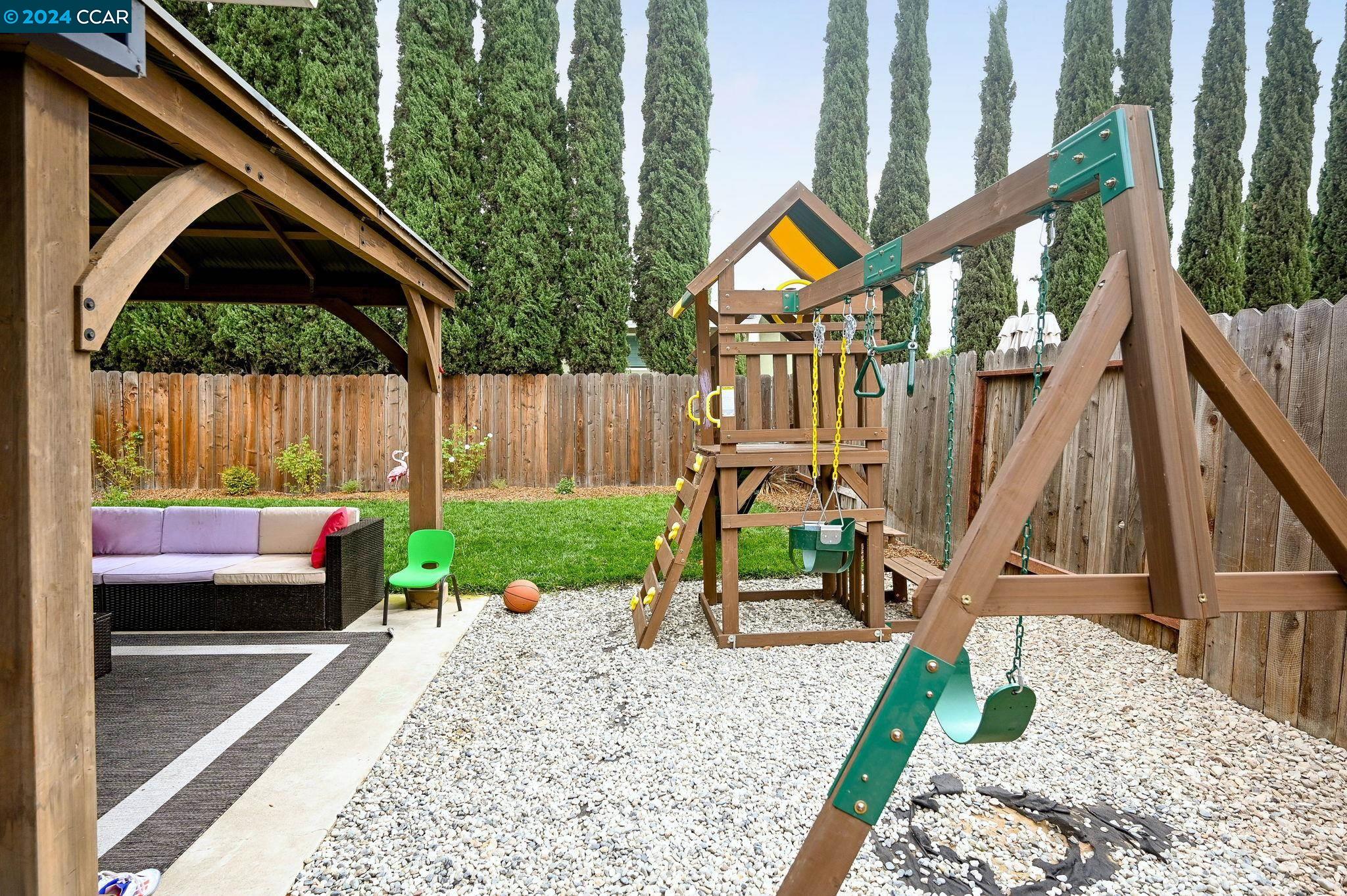 4342 Redwood Dr