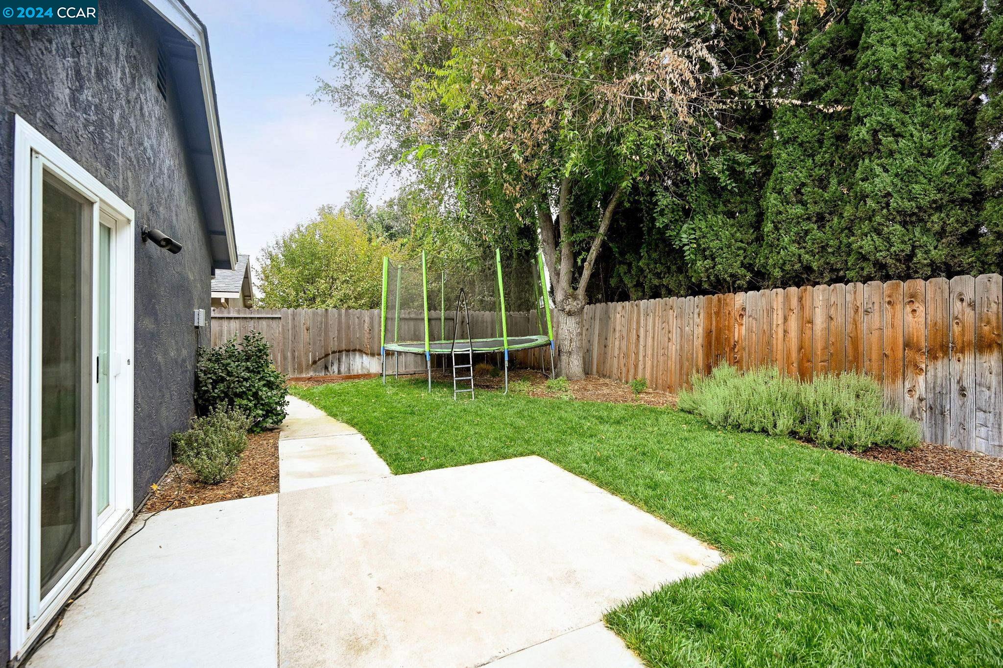 4342 Redwood Dr