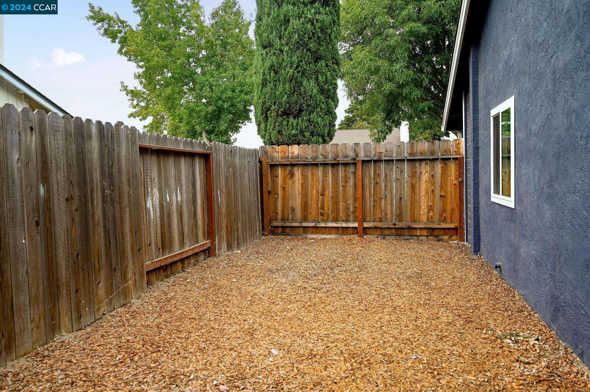 4342 Redwood Dr
