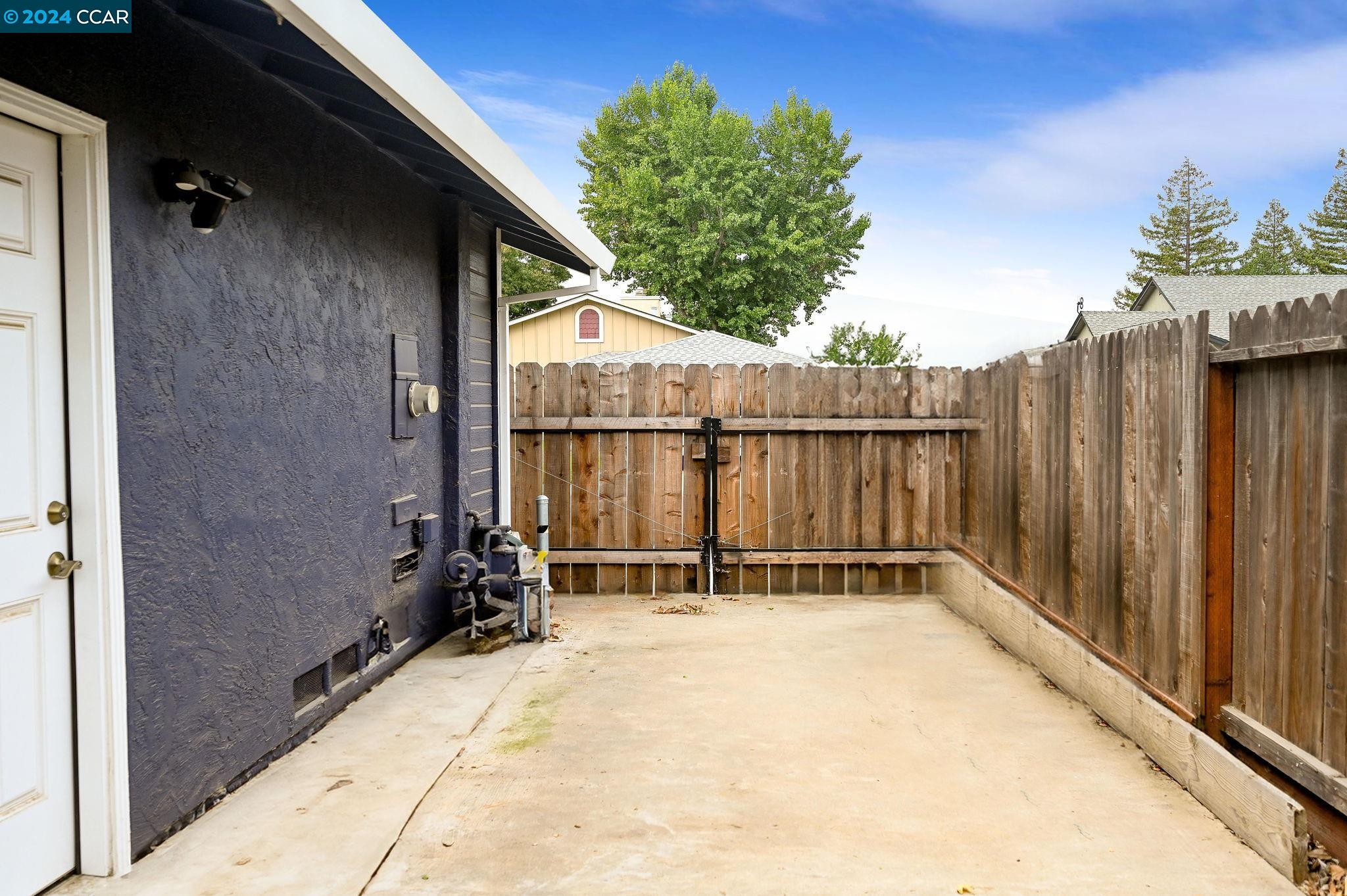 4342 Redwood Dr
