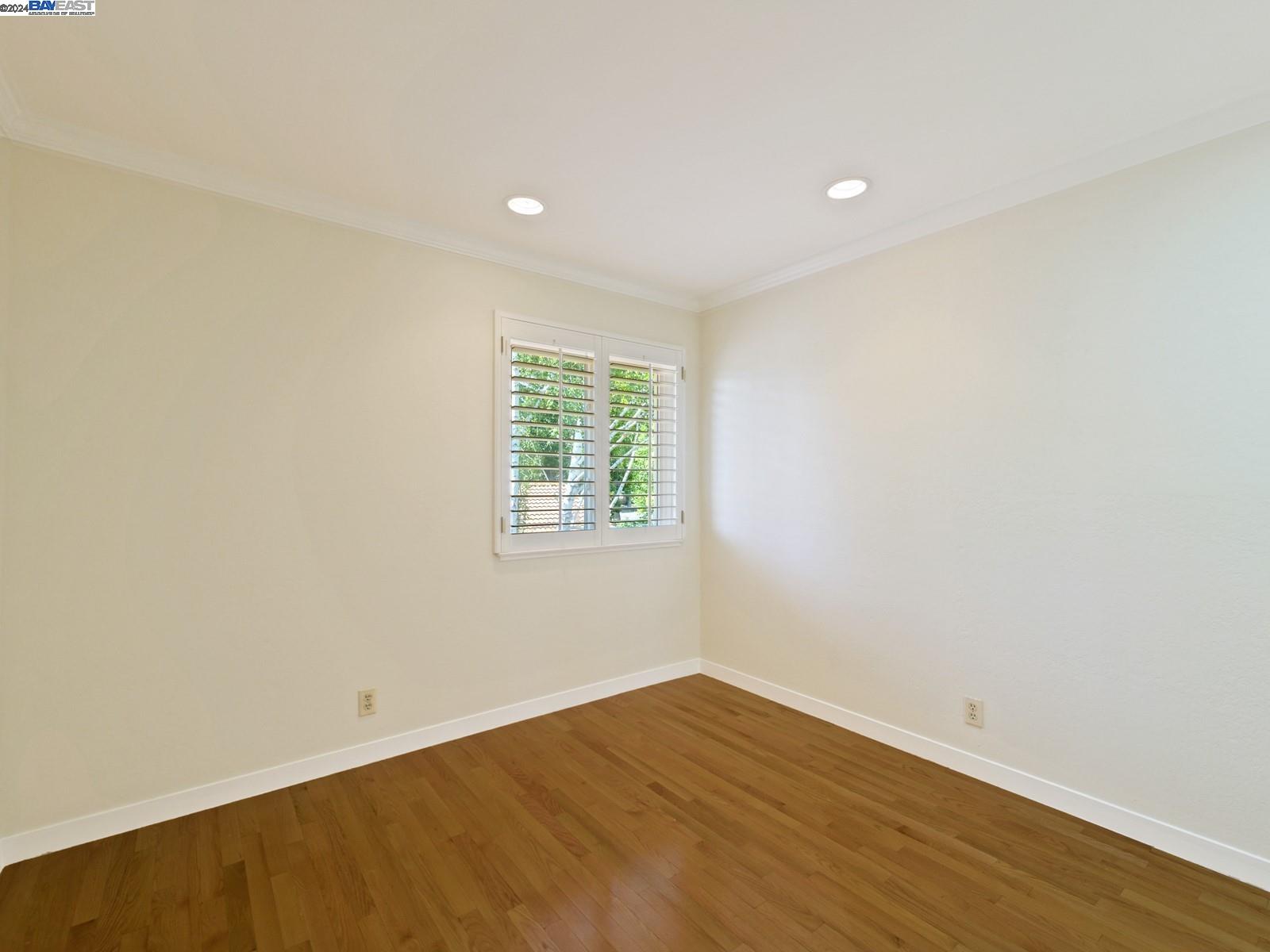 4516 Sutter Gate Avenue