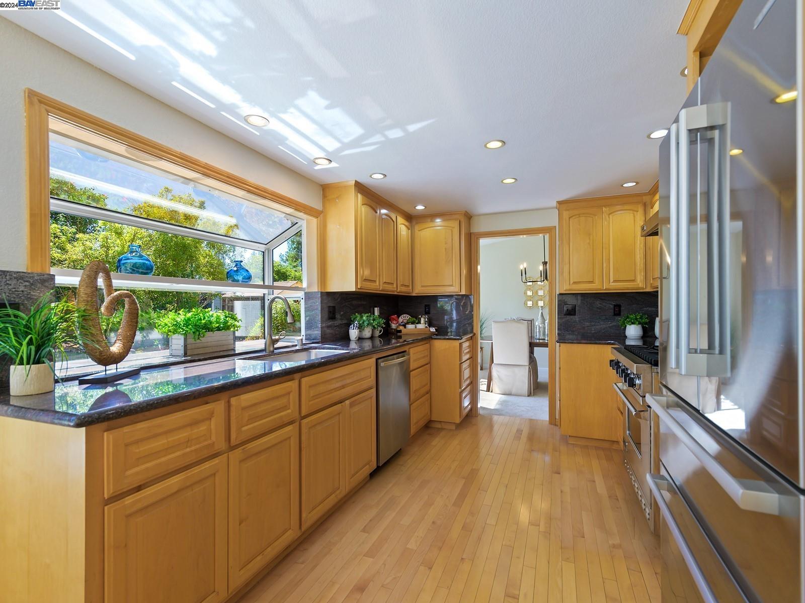 4516 Sutter Gate Avenue