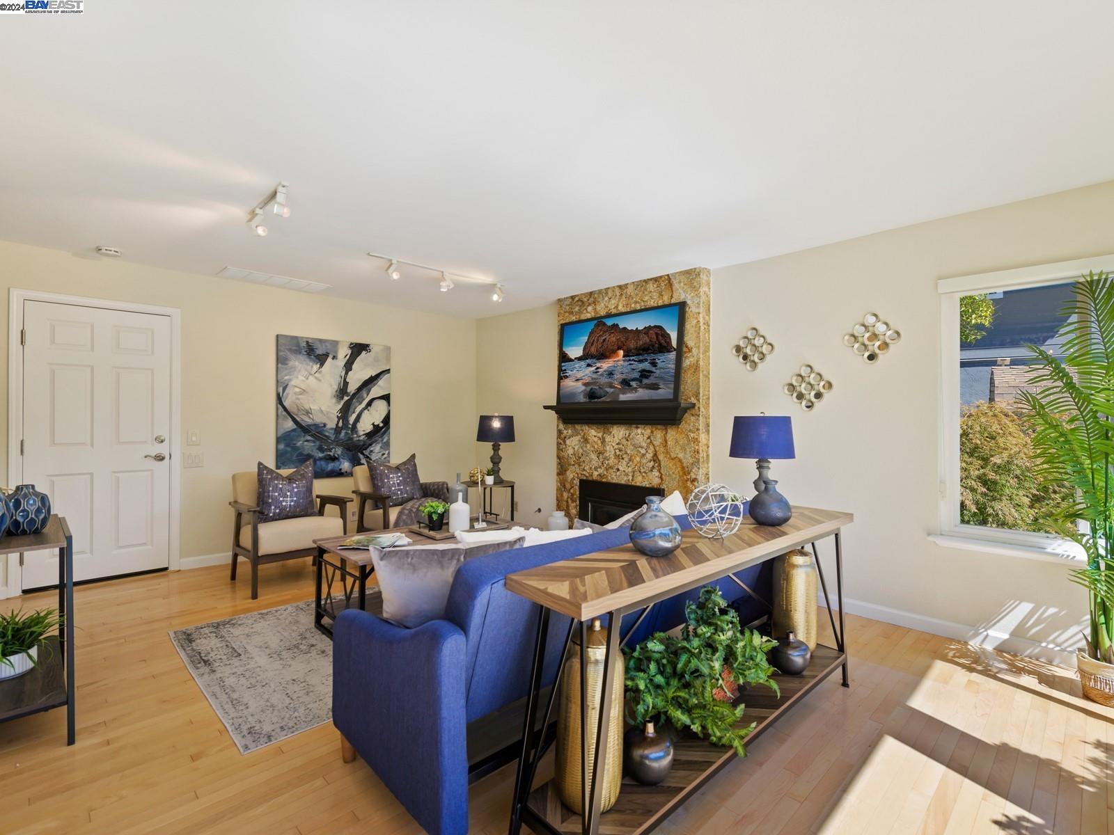 4516 Sutter Gate Avenue