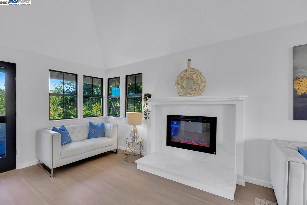 14 Powder Bowl Ct