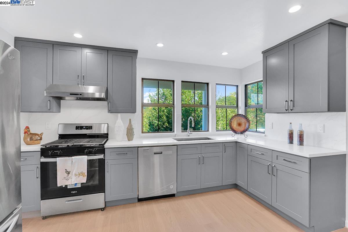 14 Powder Bowl Ct