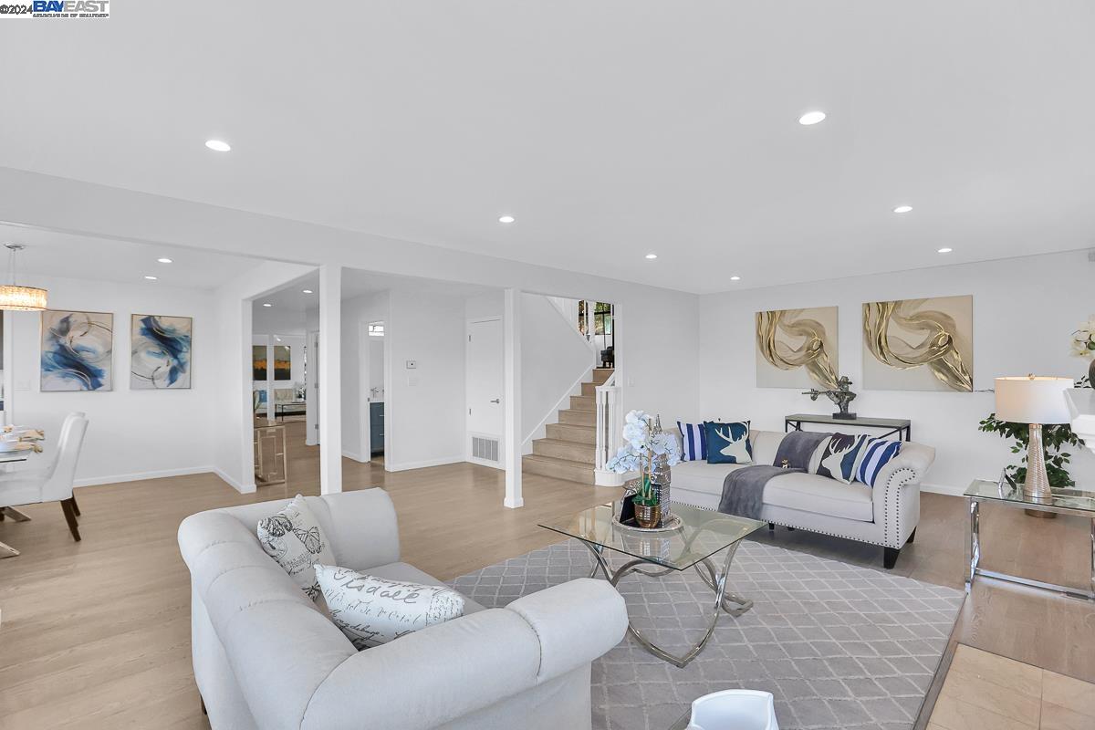 14 Powder Bowl Ct