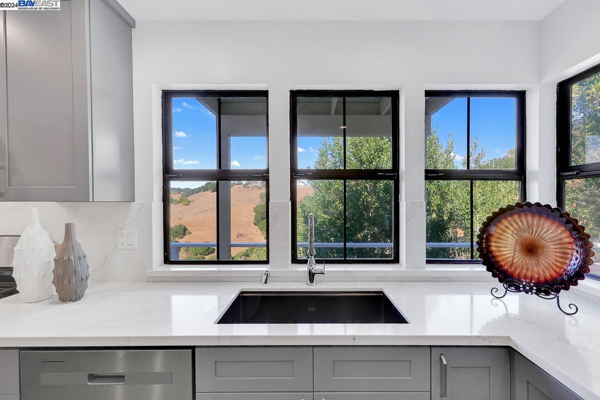 14 Powder Bowl Ct