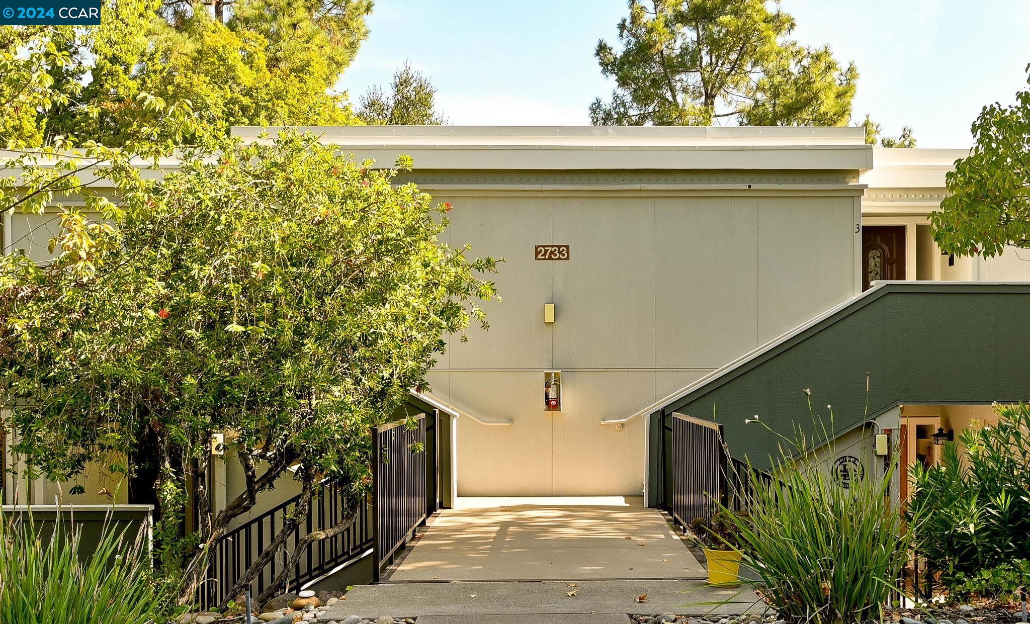 2733 Pine Knoll Drive # 2
