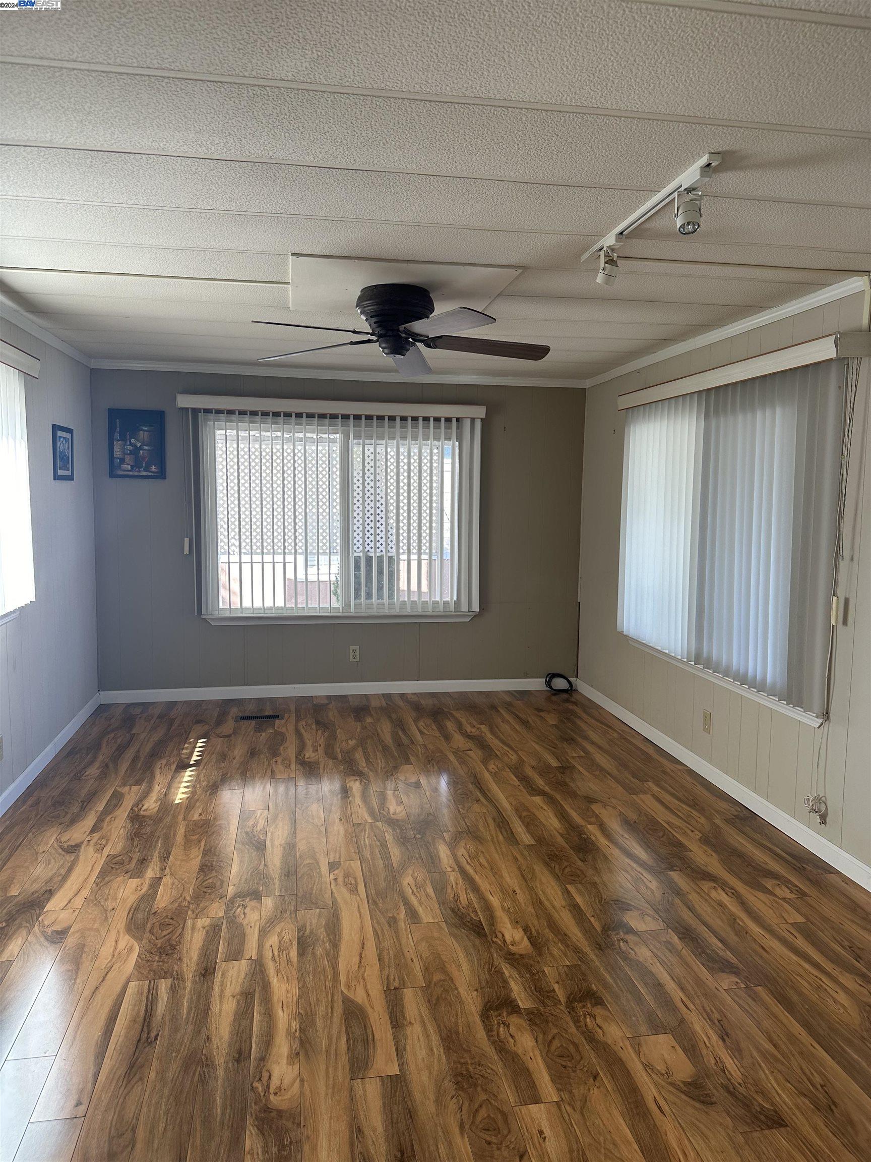 3263 Vineyard Ave SPC 83 SPC 83
