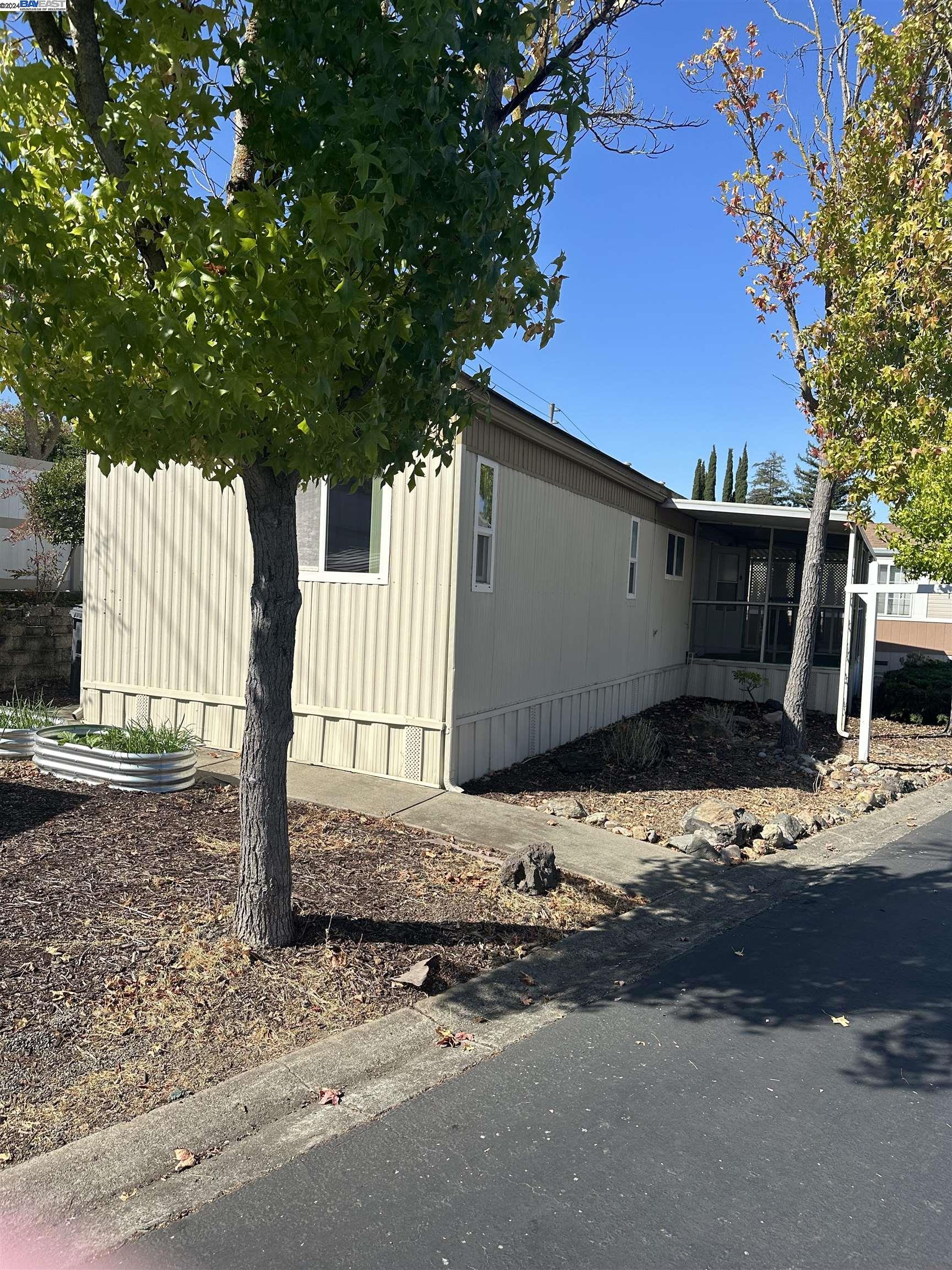 3263 Vineyard Ave SPC 83 SPC 83