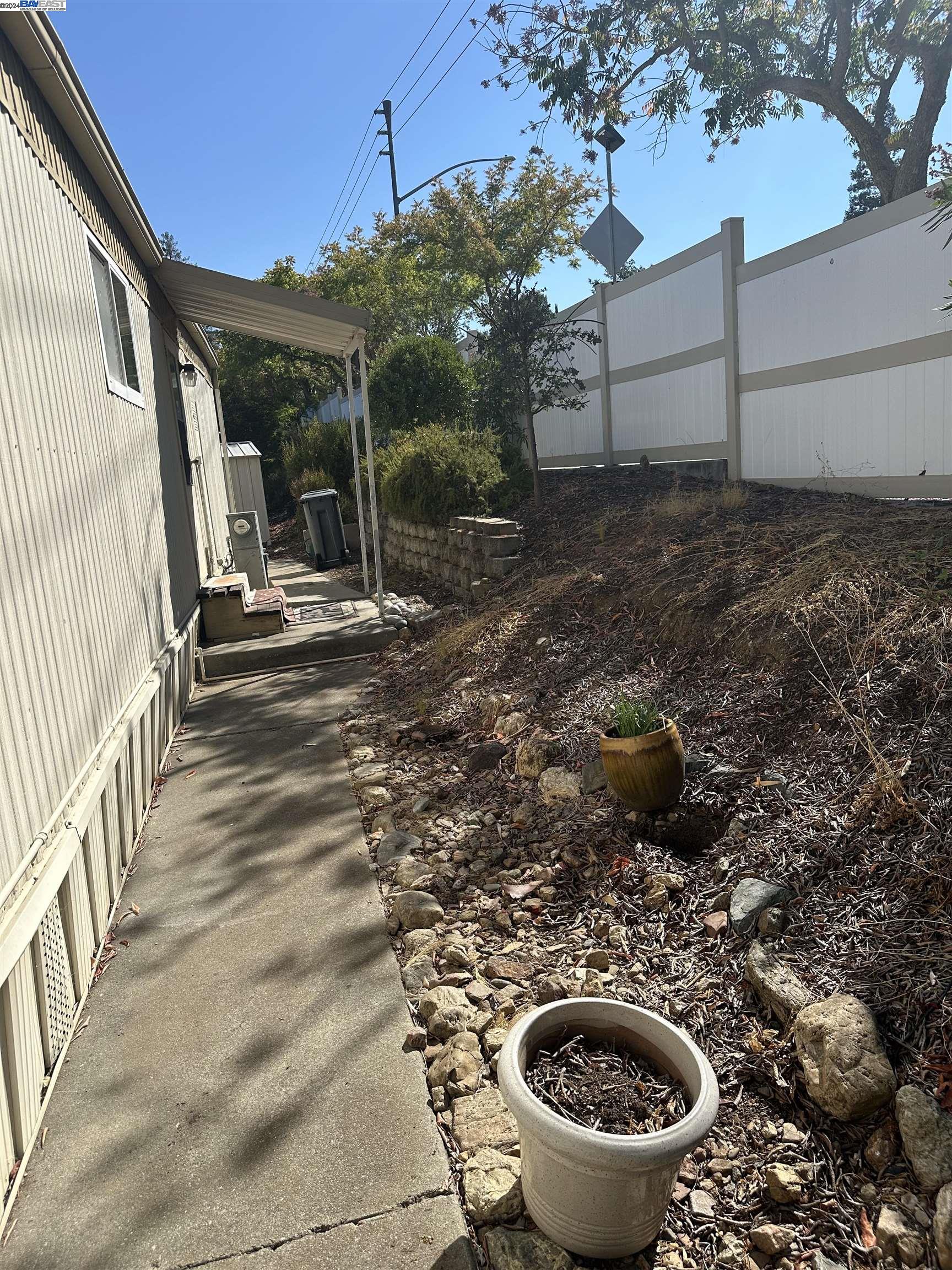 3263 Vineyard Ave SPC 83 SPC 83